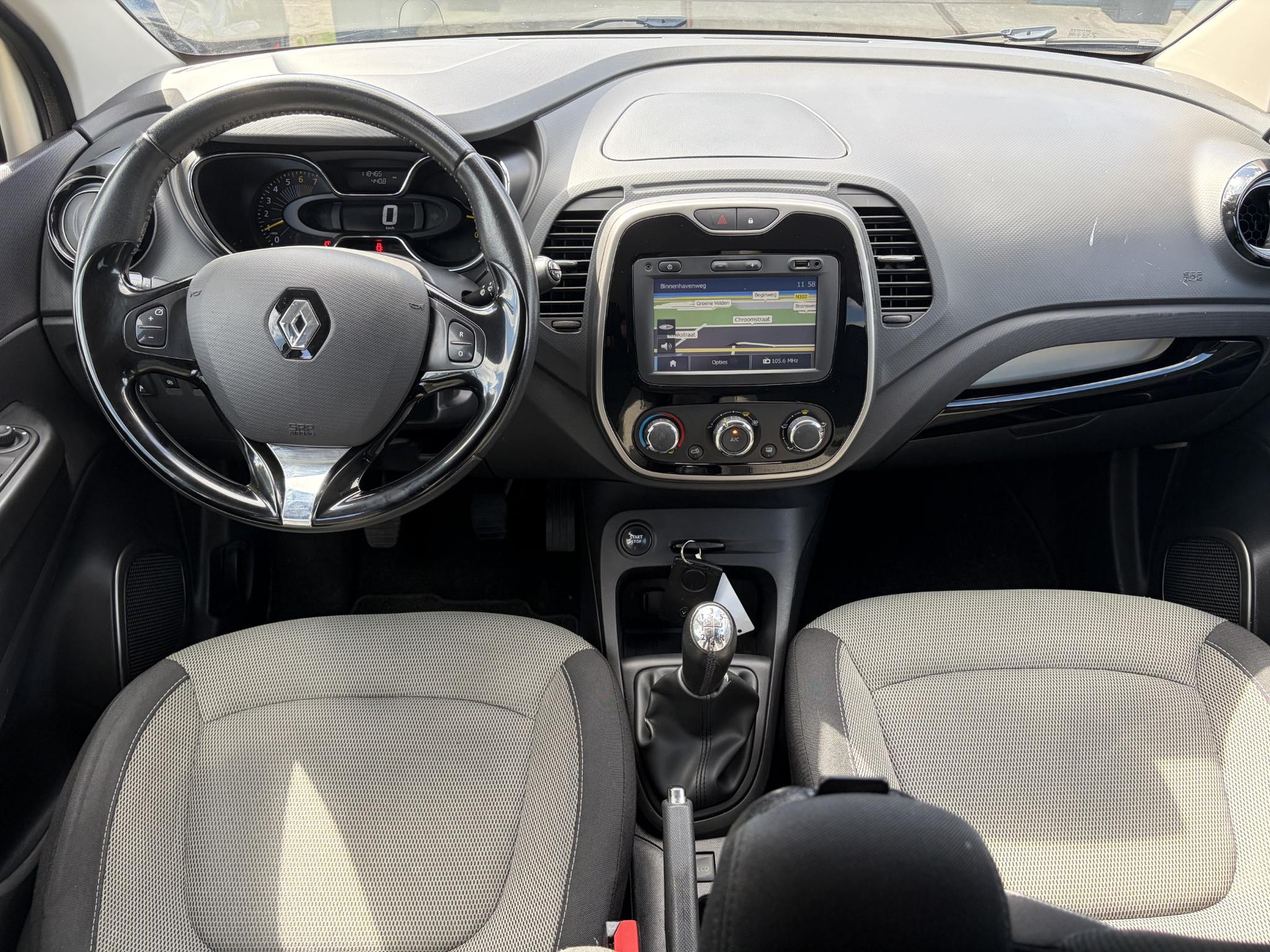 Renault Captur 0.9 TCe Expression ✓1e Eigenaar✓Recent beurt gehad✓Dealer Onderhouden✓Navi✓Keyless✓Lm velgen✓Airco✓Cruise✓Pdc✓N.A.P✓Apk tot 08-2027
