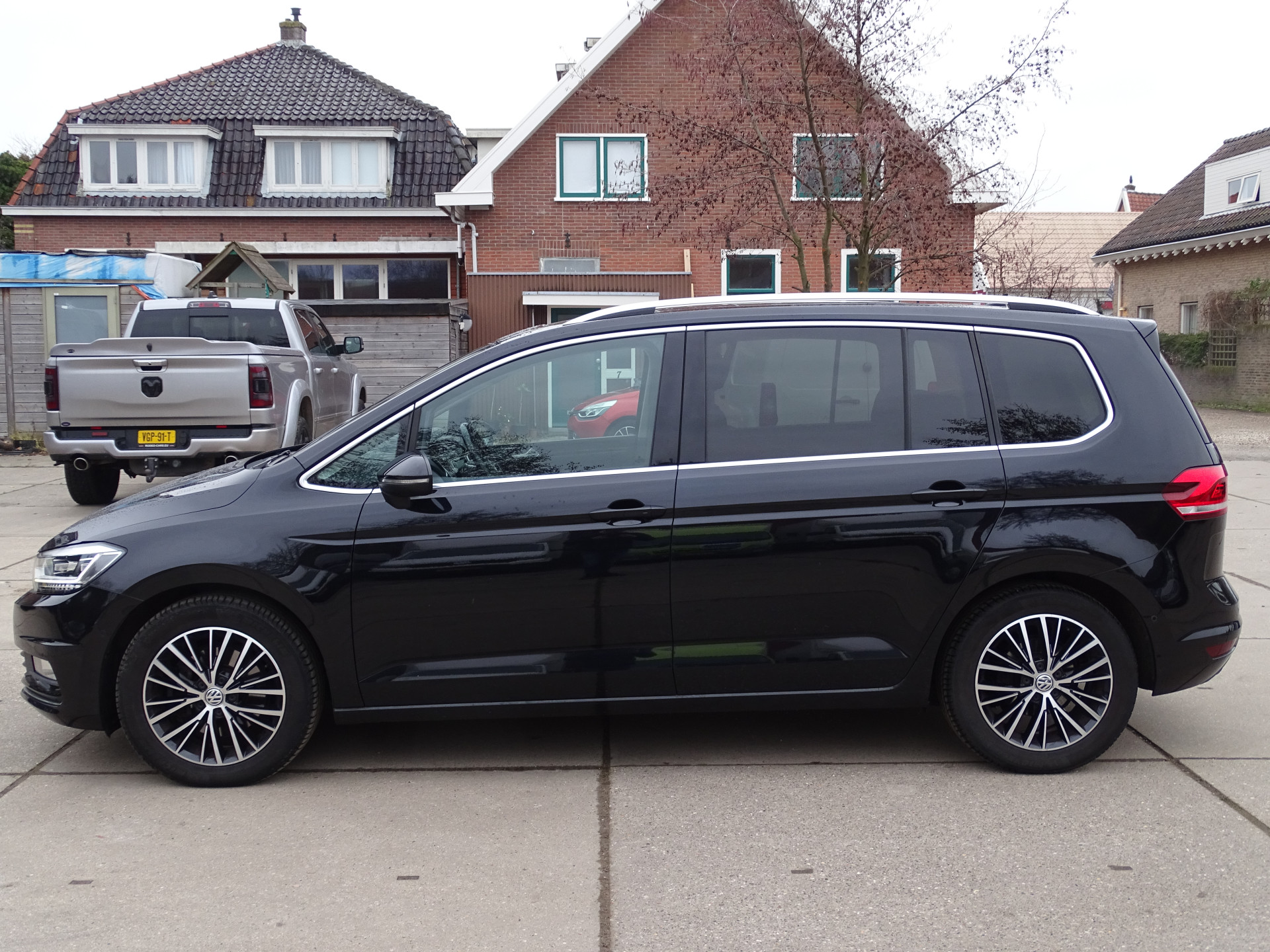 Volkswagen Touran 2.0 TDI EURO 6 SCR Highline Panorama