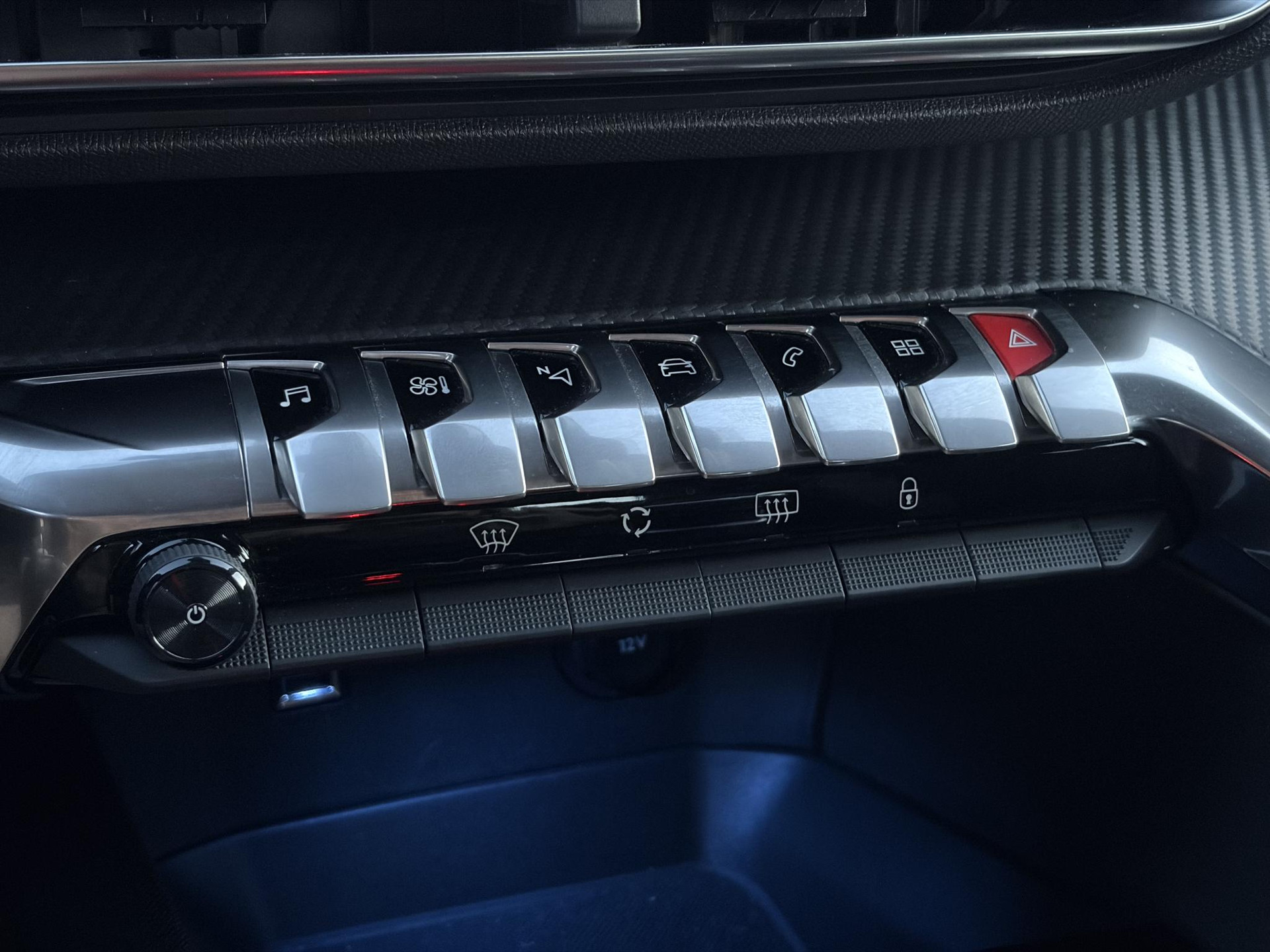 Peugeot 3008 1.2 PureTech Active ✓D-riem vv in 2023✓360° Camera✓Carplay✓Navi✓131pk✓Clima✓Cruise✓Trekhaak✓Dealer Onderhouden✓Bj 11-2019✓Lm velgen✓6 Bak✓Pdc✓N.A.P✓Apk tot 06-2027