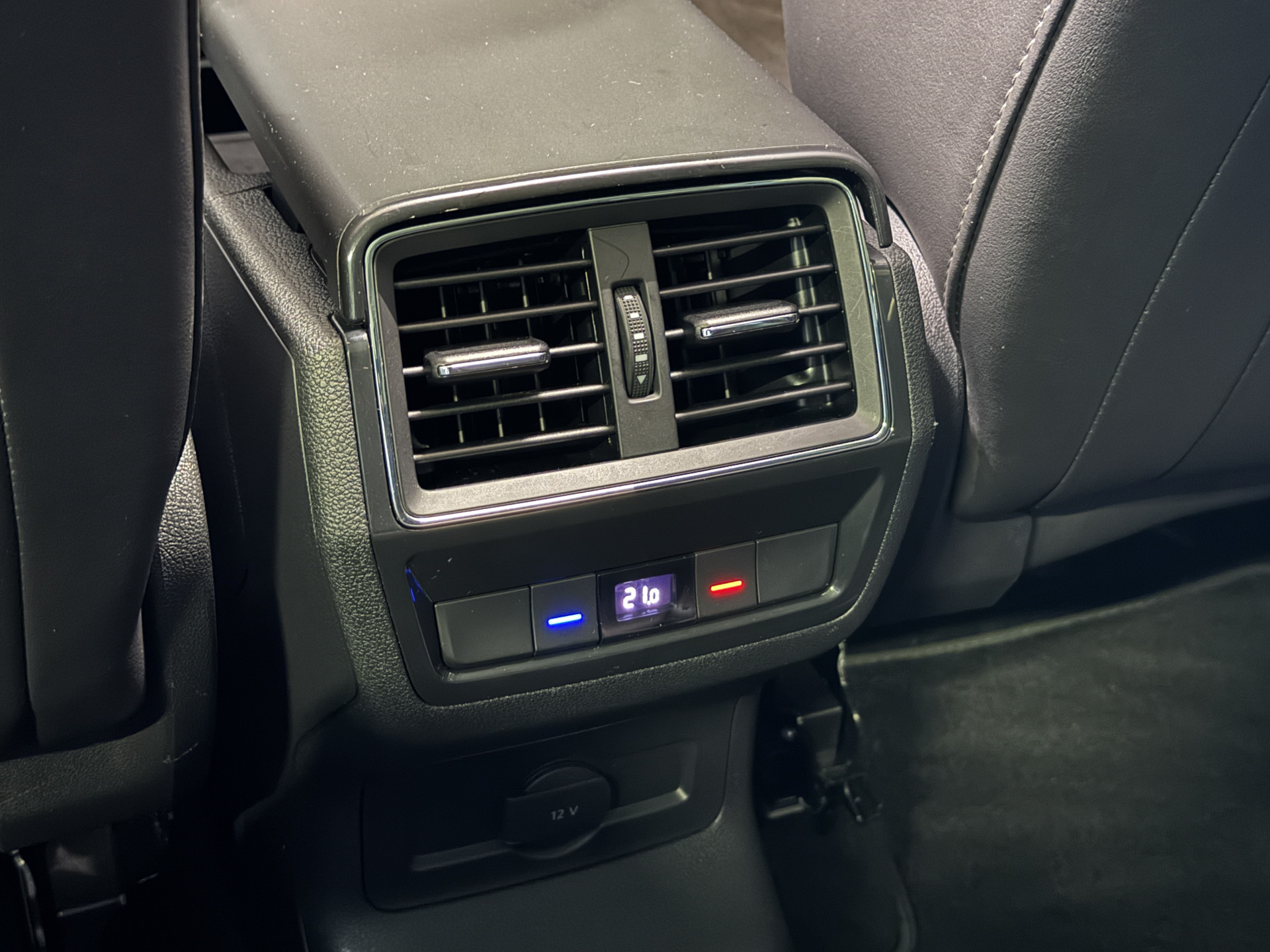 ŠKODA Kodiaq 1.5 TSI Business Edition | Panoramadak | Apple Carplay | Stoelverwarming