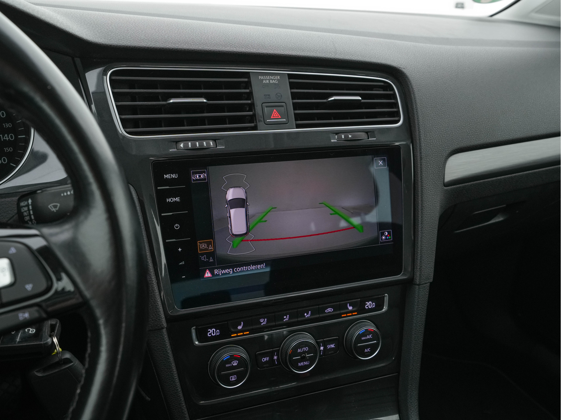 Volkswagen e-Golf (SOH-86%) Aut. *HEAT-PUMP | LEATHER | FULL-LED | NAVI-FULLMAP | CAMERA | HEATED-SPORTSEATS | ECC | CCS-FASTLOADER | PDC | CARPLAY | CRUISE | 16''ALU*