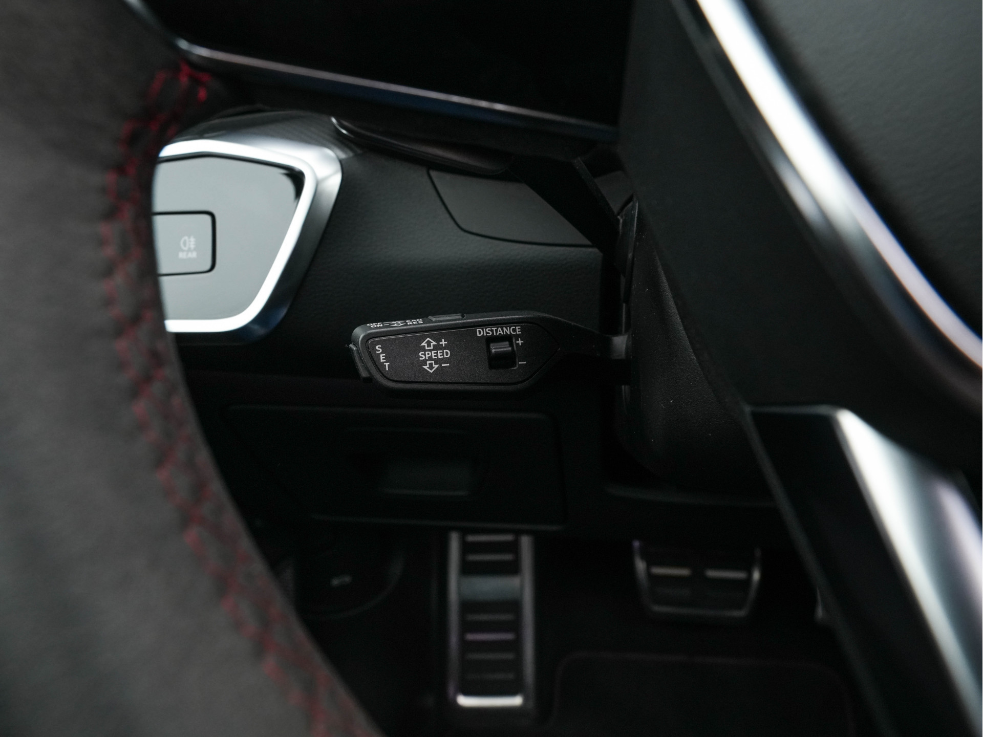 Audi RS6 Avant TFSI Quattro ! FULL-OPTIONS ! (INCL-BTW) Aut. *CERAMIC-BREAKS | VALCONA-LUXURY-LEATHER | HEAD-UP | LASER-LIGHT | BANG&OLUFSEN-ADVANCED | SOFT-CLOSE | ADAPTIVE-CRUISE | BLINDSPOT | TOP-VIEW | MEMORY-PACK | DAB+ | ...