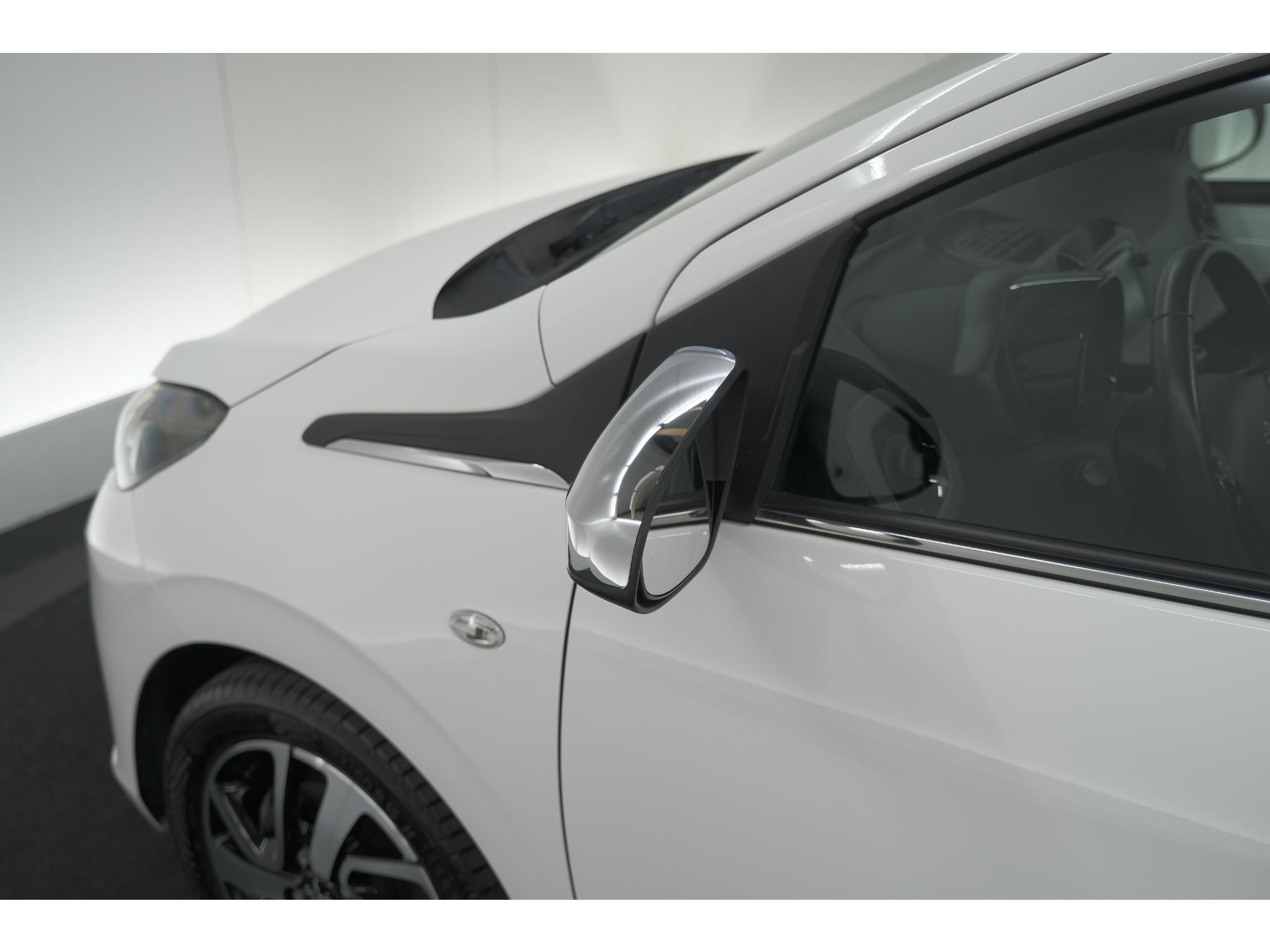 Peugeot 108 1.0 e-VTi Allure TOP! | Elektrisch Vouwdak | Camera | Navigatie | Climate Control