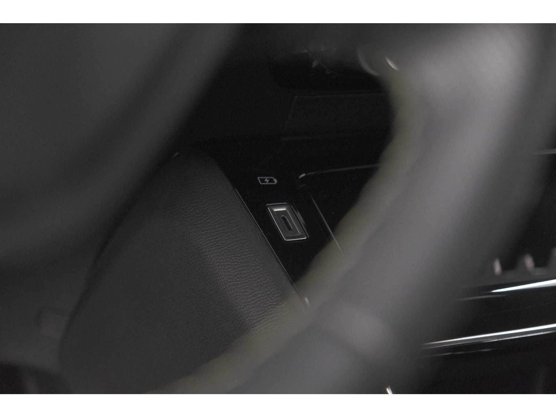 Peugeot 208 1.2 Hybrid 145 e-DCS6 GT | Alcantara Pakket | Camera | Apple Carplay | Stoelverwarming