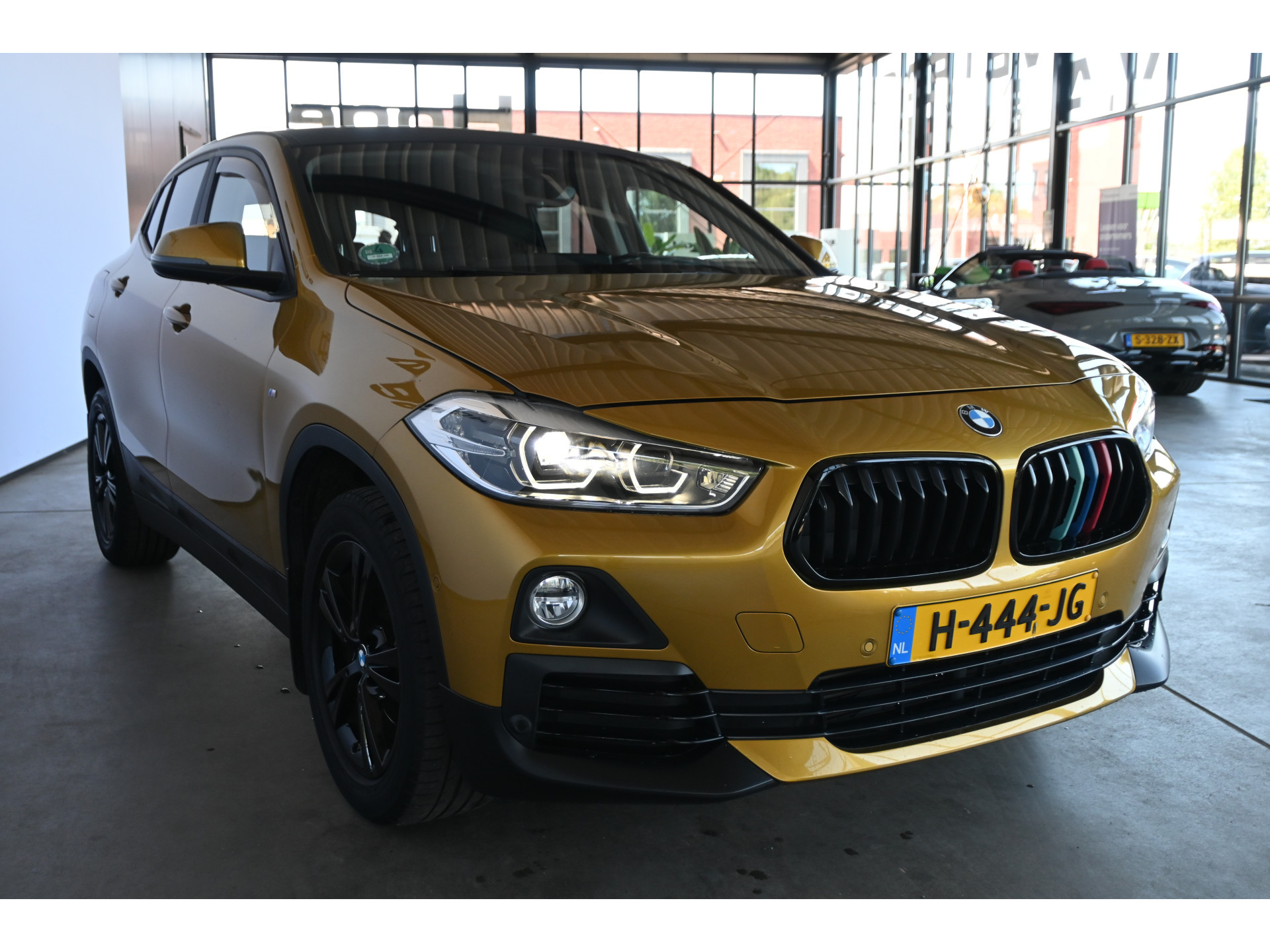 BMW X2 sDrive16d High Executive M-Sport Edition Clima Navigatie Head-Up Rijklaarprijs Inruil Mogelijk!