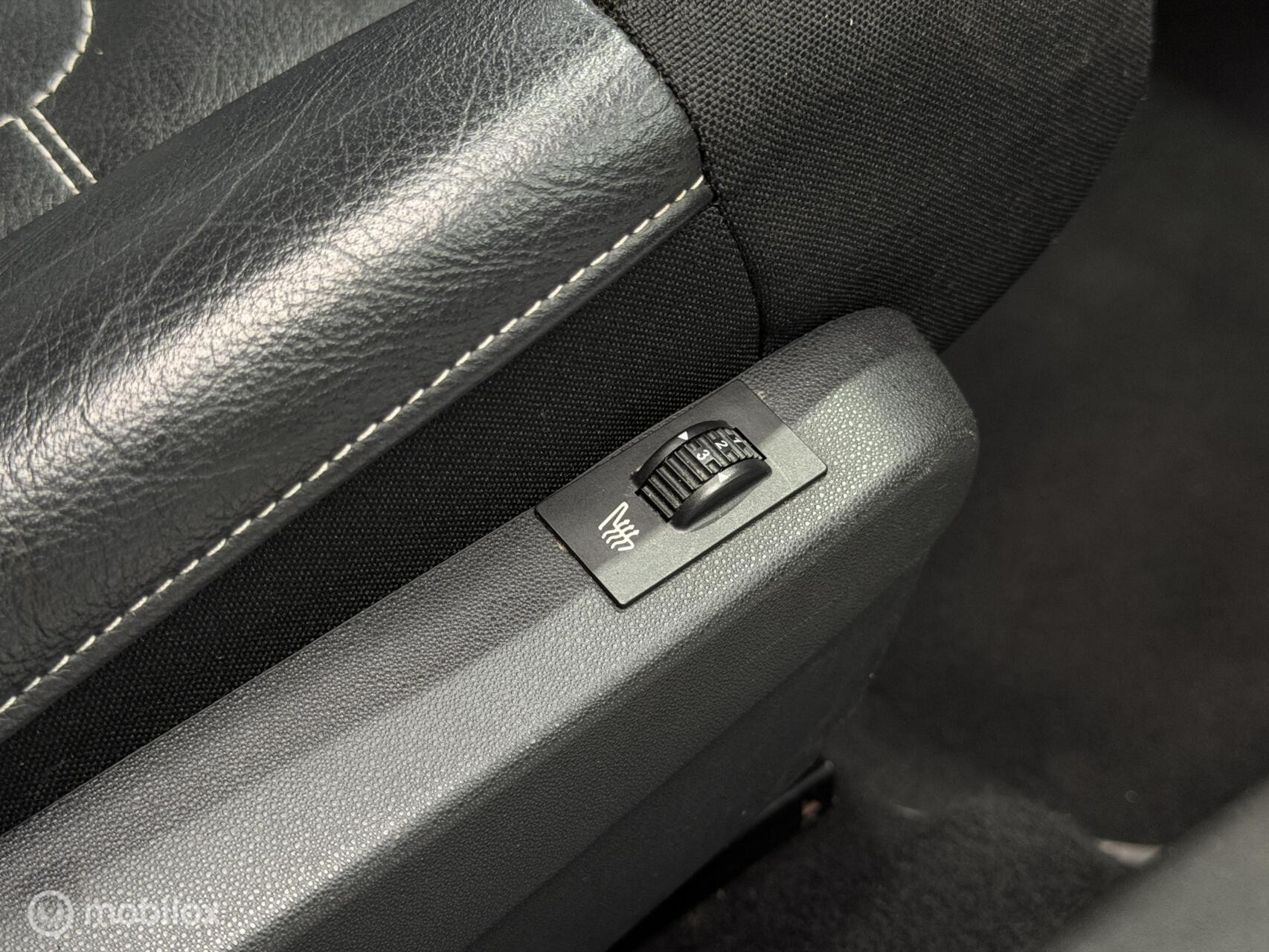Citroën C4 Cactus 1.2 PureTech Shine|Automaat|NAP|Camera|Navi