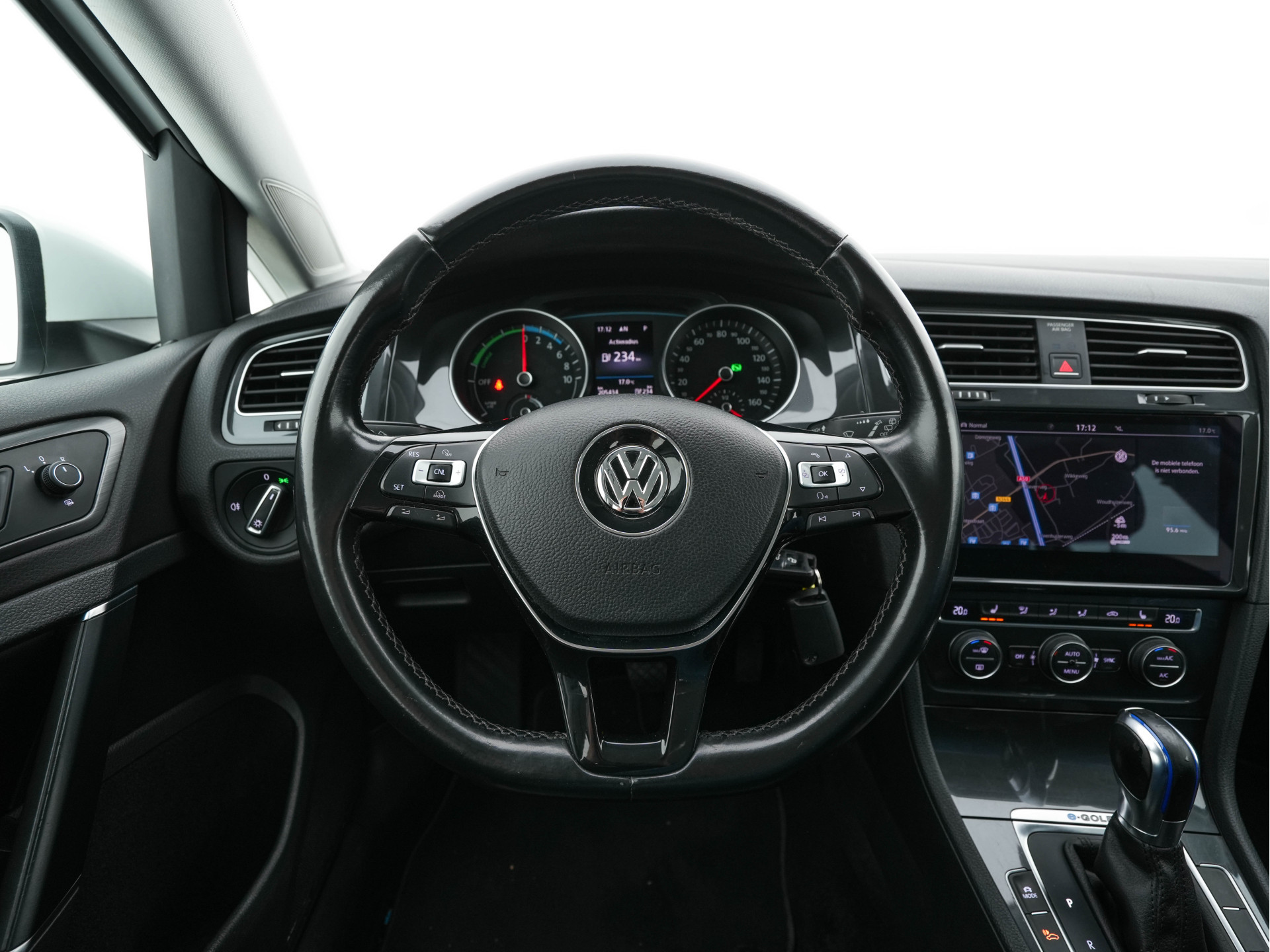 Volkswagen e-Golf (SOH-86%) Aut. *HEAT-PUMP | LEATHER | FULL-LED | NAVI-FULLMAP | CAMERA | HEATED-SPORTSEATS | ECC | CCS-FASTLOADER | PDC | CARPLAY | CRUISE | 16''ALU*
