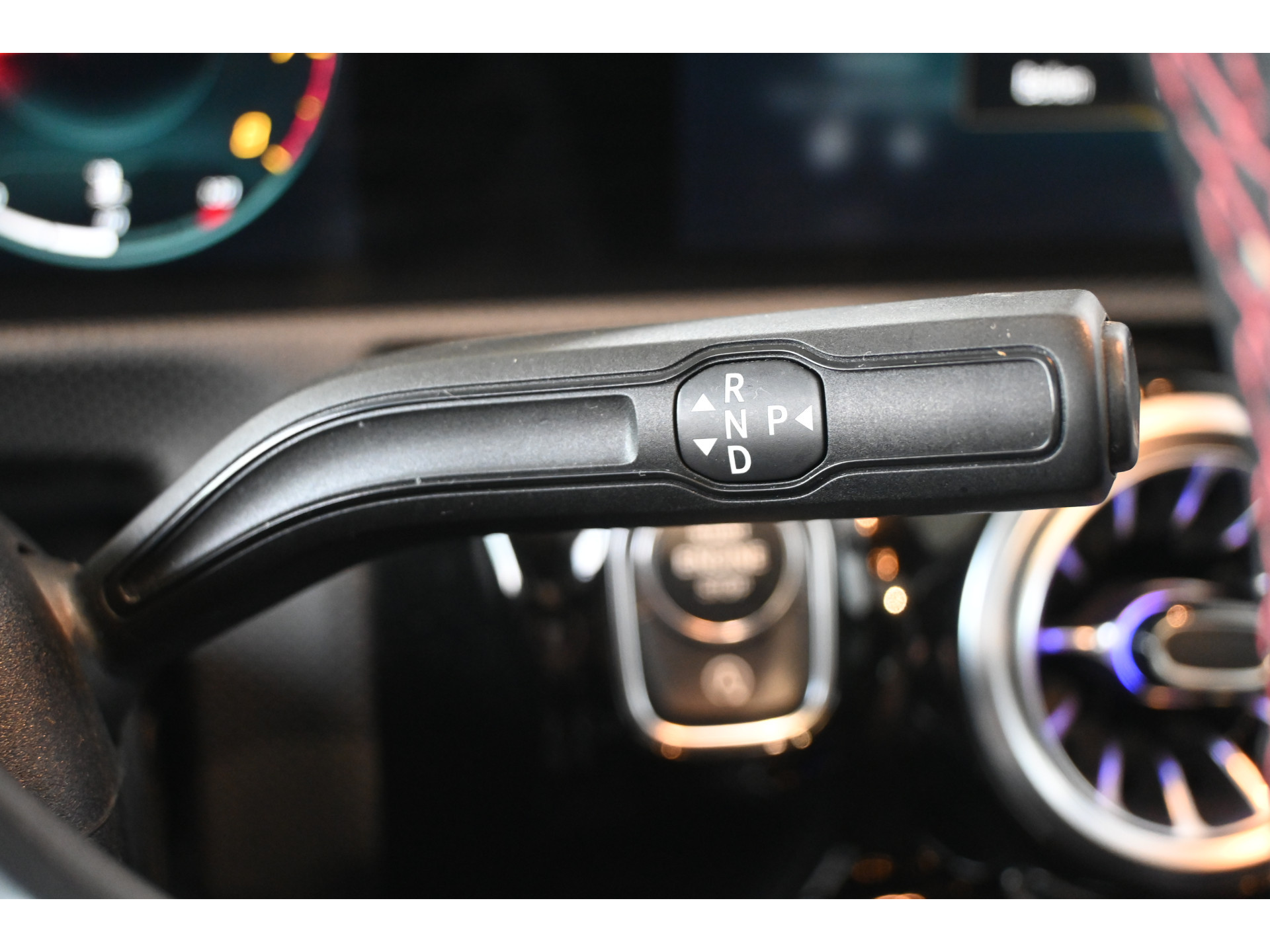 Mercedes-Benz CLA-klasse Shooting Brake 180 Automaat Business Solution AMG Clima Panoramadak Widescreen Sfeer LED Rijklaarprijs! Inruil Mogelijk!