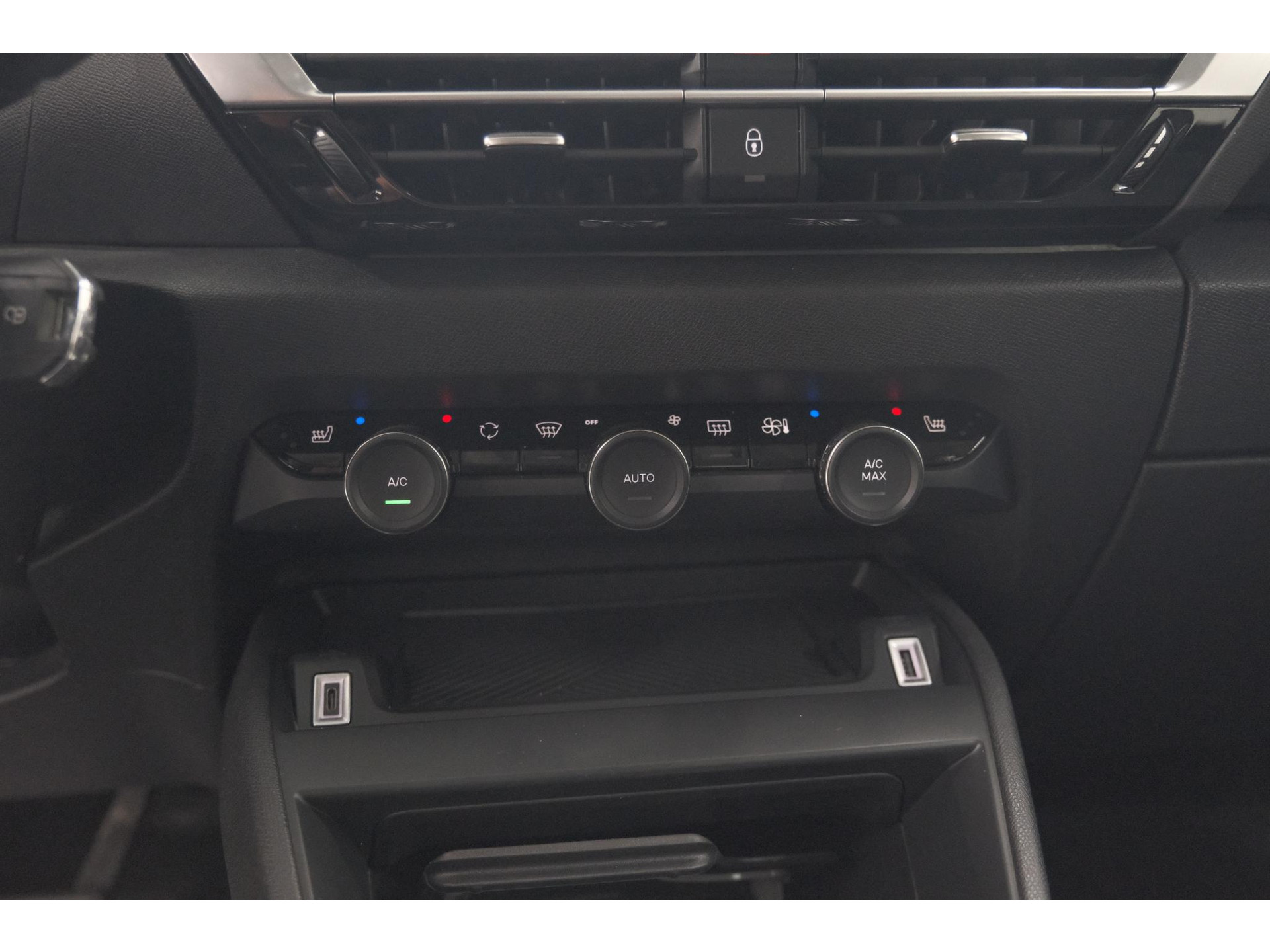 Citroen Ë-C4 Feel Pack 50 kWh | Camera | Navigatie | Parkeersensoren | Stoelverwarming