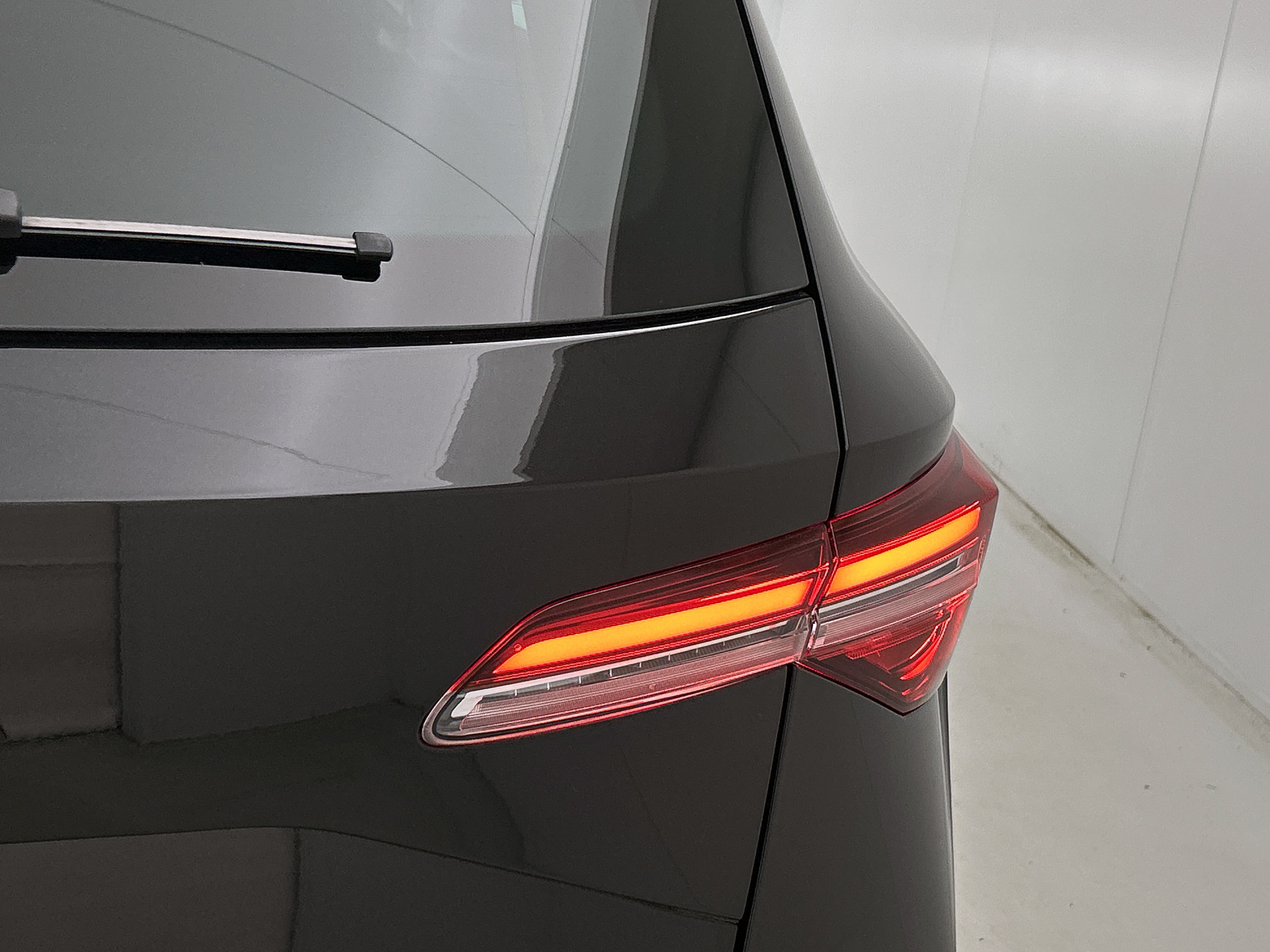 ŠKODA Karoq 1.5 TSI ACT Sportline Business | PANORAMADAK | 360 CAMERA | WINTERPACK | KEYLESS | NAVI | ELEKTR. ACHTERKLEP