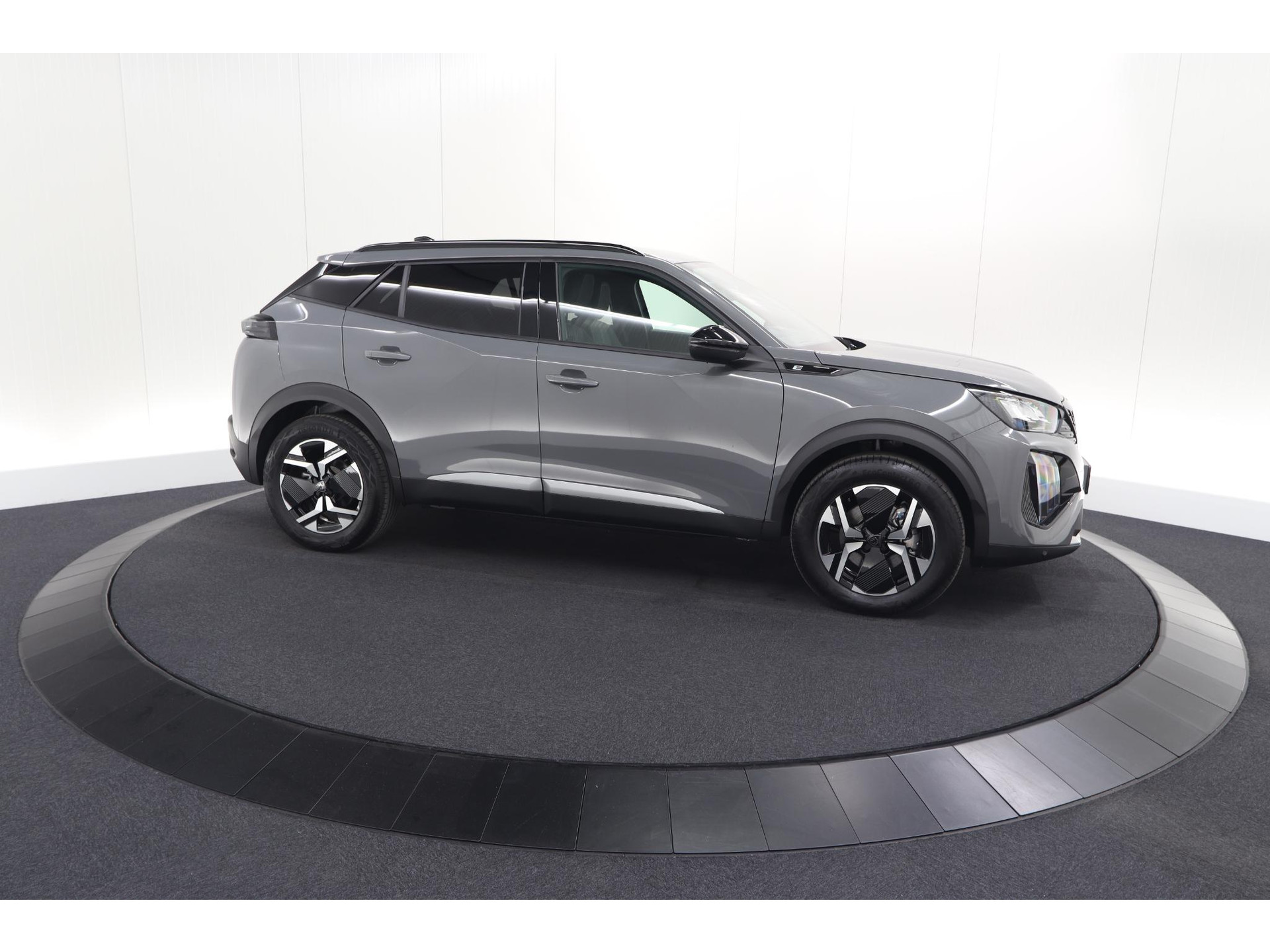 Peugeot e-2008 EV Allure 54 kWh | 11 KW Lader | Warmtepomp | Apple Carplay | Parkeersensoren