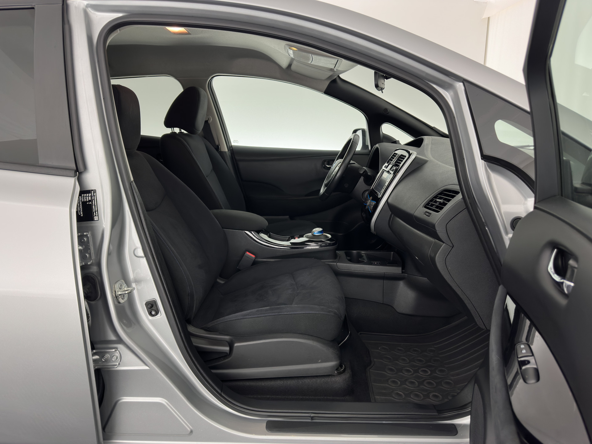 Nissan LEAF Acenta 30 kWh *NAVI-FULLMAP | MICROFIBRE | DAB | CAMERA | ECC | CRUISE | DIGI-COCKPIT | HEATED- COMFORTSEATS | PRIVACY-GLASS | 16"ALU*