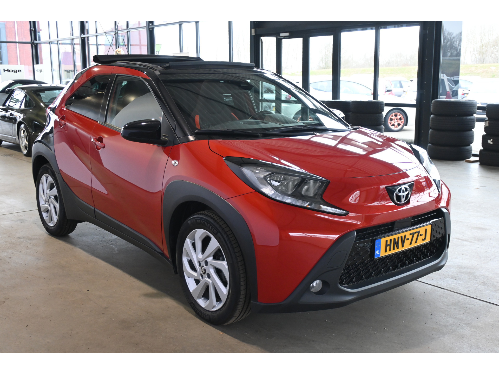 Toyota Aygo X 1.0 VVT-i MT Play Clima Carplay Panoramadak Camera LED Rijklaarprijs Inruil Mogelijk!