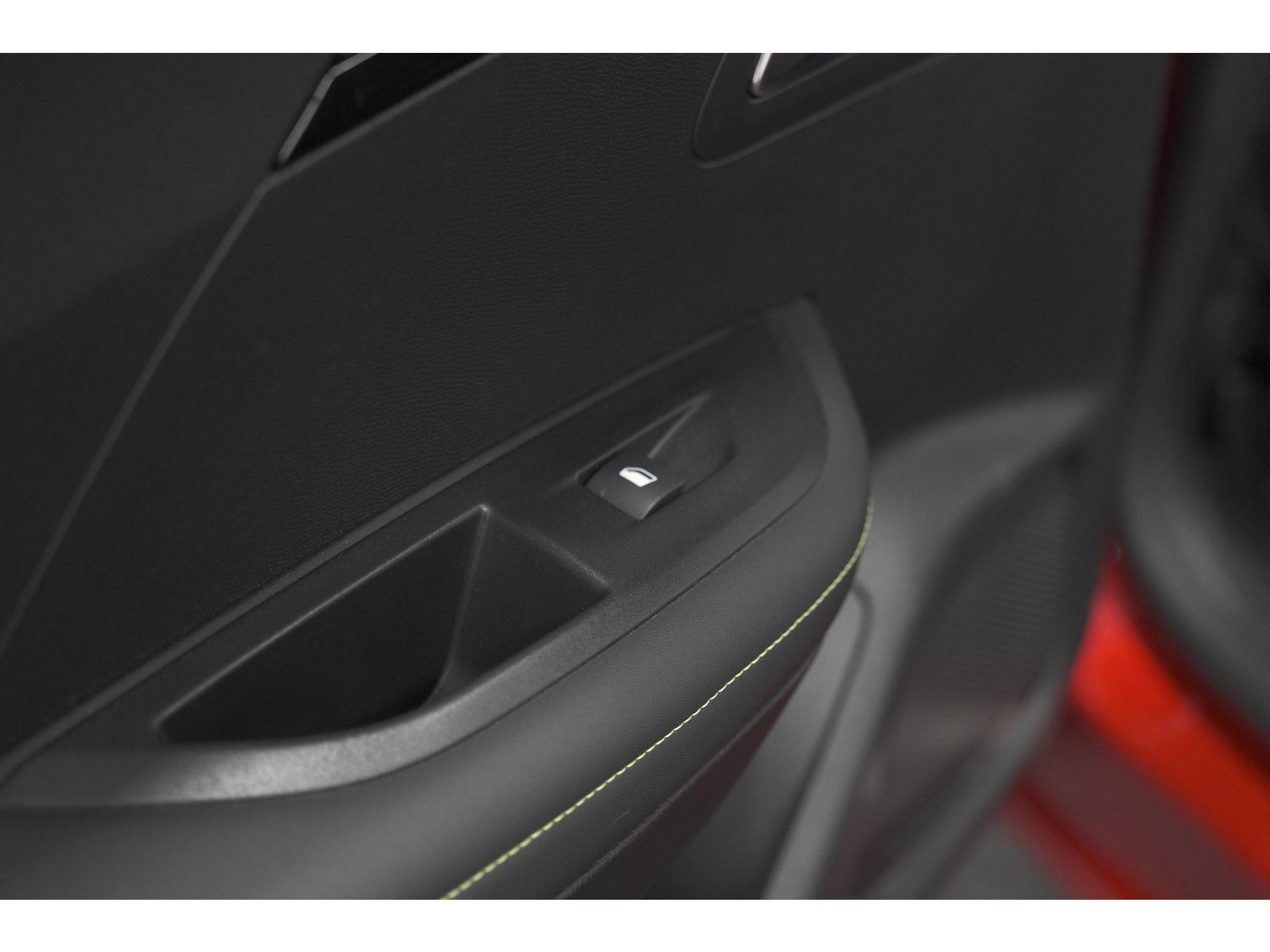 Peugeot 2008 PureTech 130 GT-Line | Trekhaak | Camera | Apple Carplay | Parkeersensoren