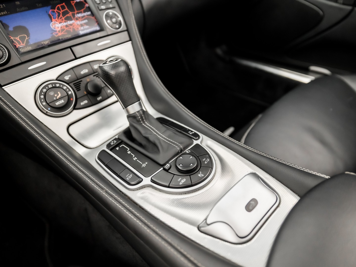 Mercedes-Benz SL-Klasse 280 AMG Sport 232Pk Automaat (NAVIGATIE, ORG. NL, LEDER, MEMORY SEATS, STOELVERWARMING, CRUISE, XENON, NIEUWE APK, NIEUWSTAAT)