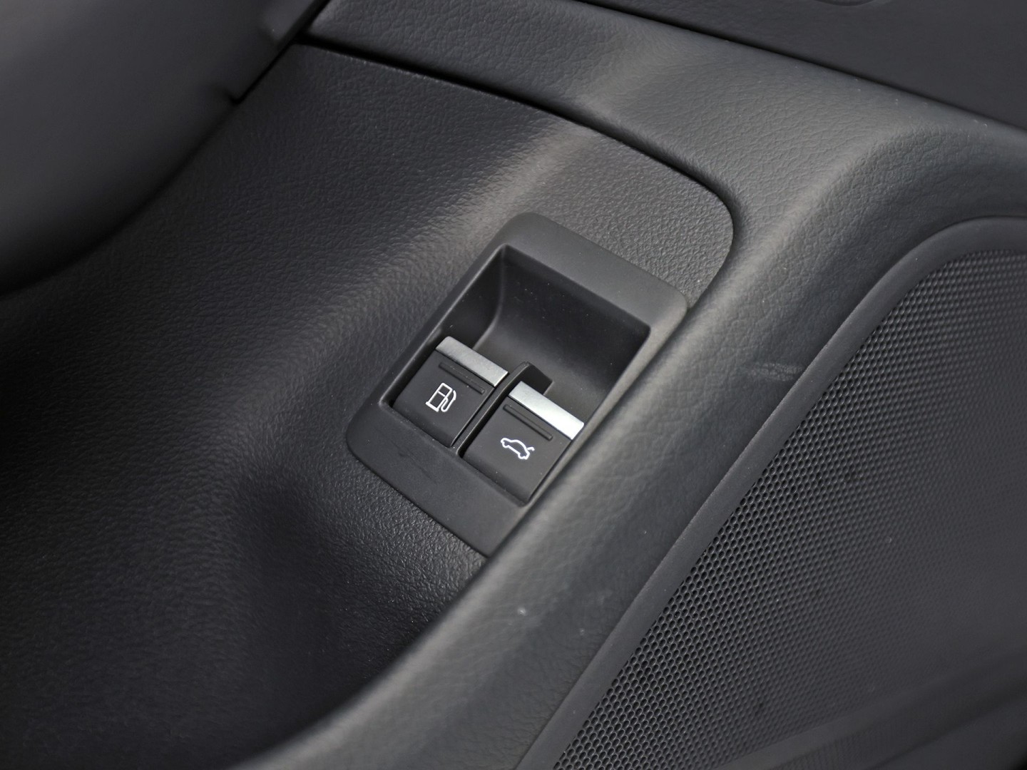 Audi A6 55 TFSI e quattro S-Line Competition 368Pk Automaat (2X S-LINE, APPLE CARPLAY, SPORTZETELS, NAPPA LEDER, MEMORY SEATS, CAMERA, ADAPTIVE CRUISE, ELEK ACHTERKLEP, STOELVERWARMING ACHTER, NIEUWSTAAT)
