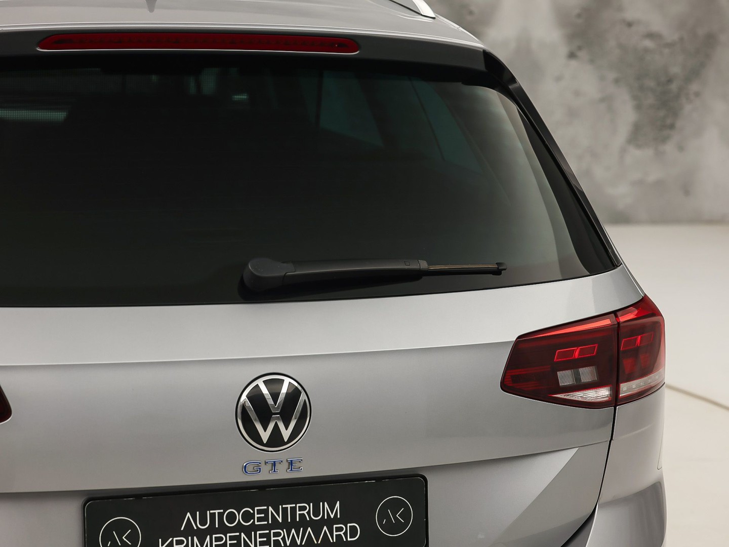 Volkswagen Passat Variant 1.4 TSI PHEV GTE 218Pk Automaat (APPLE CARPLAY, SOH 88,9%, GROOT NAVI, CAMERA, TREKHAAK, KEYLESS, SPORTSTOELEN, STOELVERWARMING, GETINT GLAS, NIEUWSTAAT)