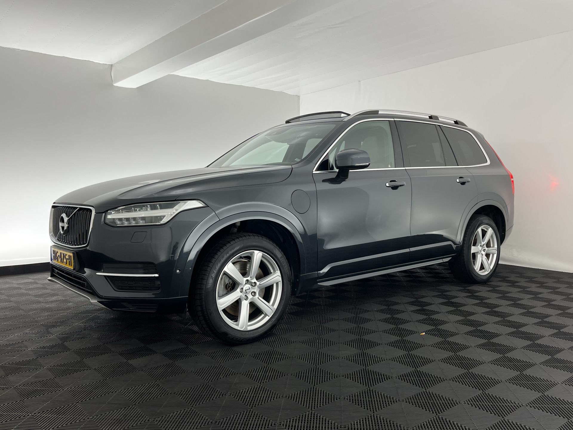 Volvo XC90 2.0 T8 Twin Engine AWD Inscription [ 7-Pers. ] (INCL-BTW) Aut. *PANO | HEAD-UP | LUXURY-LEATHER | FULL-LED | DIGI-COCKPIT | NAVI-FULLMAP | CARPLAY | ECC | HEATED-COMFORTSEATS | LANE-ASSIST | PDC | TOWBAR | 19"ALU*