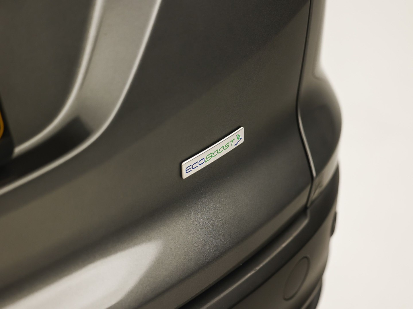 Ford Focus Wagon 1.0 Sport (APPLE CARPLAY, GROOT NAVI, CAMERA, CLIMATE, SPORTSTOELEN, TREKHAAK, CRUISE, NIEUWSTAAT)