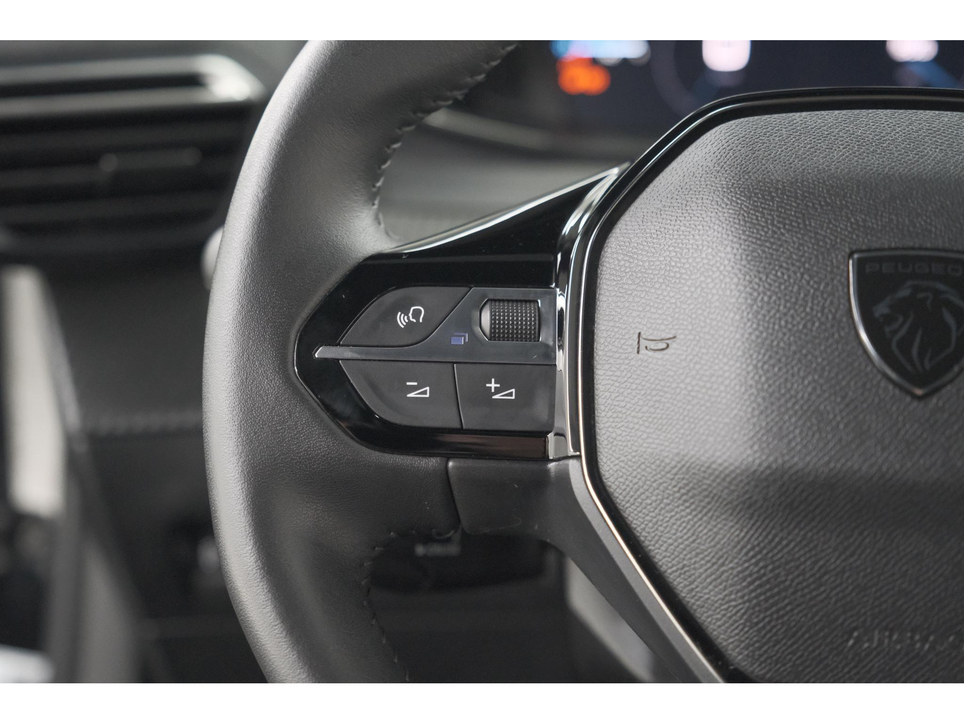 Peugeot 2008 PureTech 100 Allure | Apple Carplay | Parkeersensoren | Climate Control | Cruise Control
