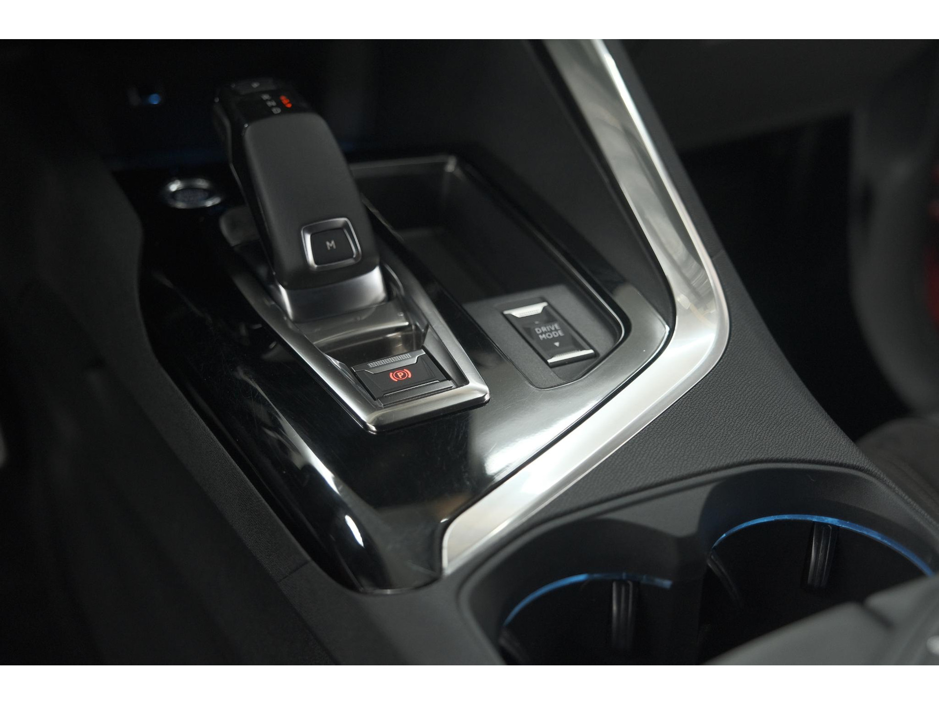 Peugeot 5008 PureTech 130 EAT8 GT Black Pack | Elektrische Kofferklep | Camera | Adaptieve Cruise Control | Dodehoekdetectie