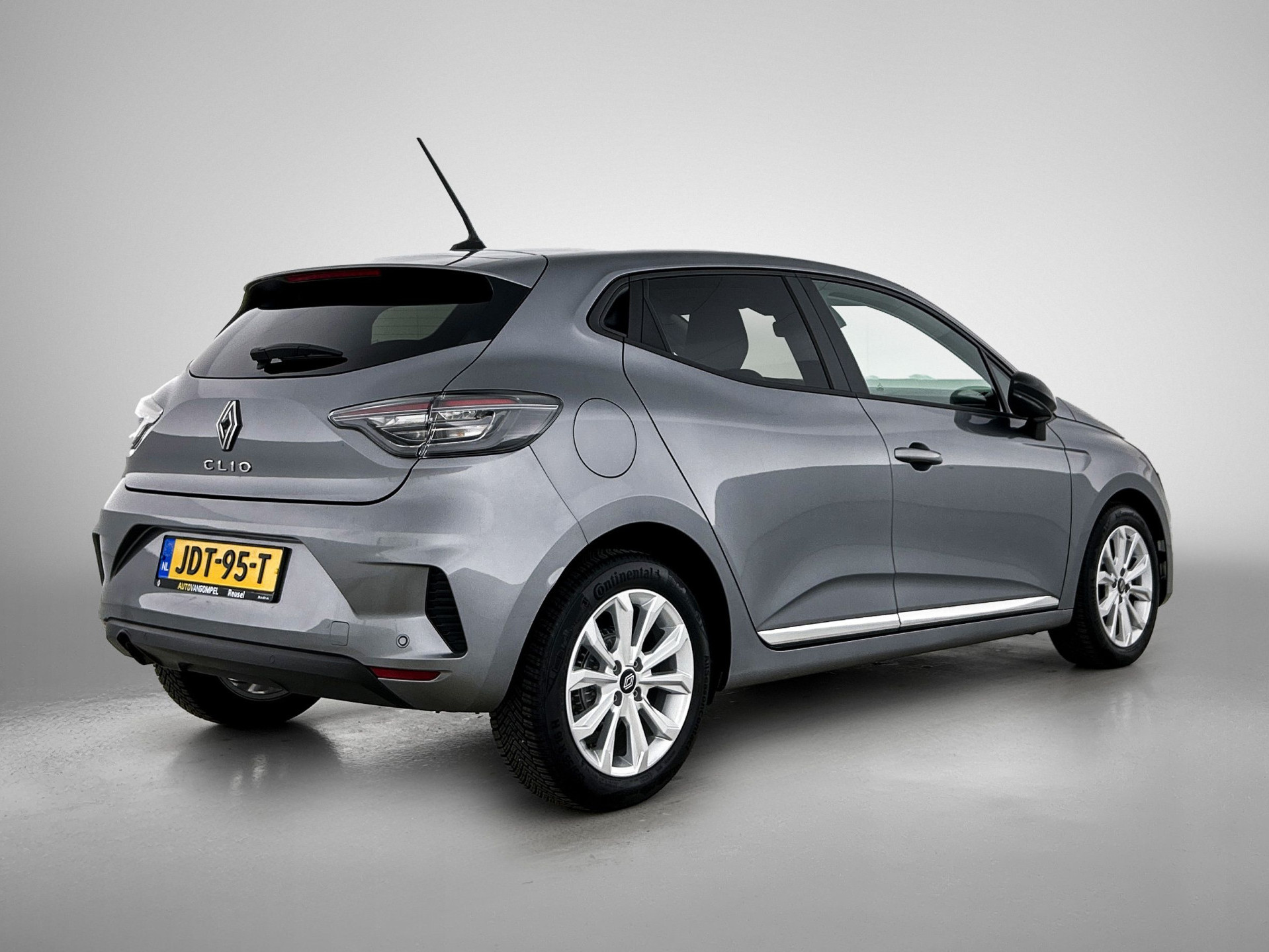 Renault Clio TCe 90PK GPF evolution | CAMERA | NAVI | DEALER ONDERHOUDEN | STOEL VERWARM. | PARK. SENSOREN | CARPLAY