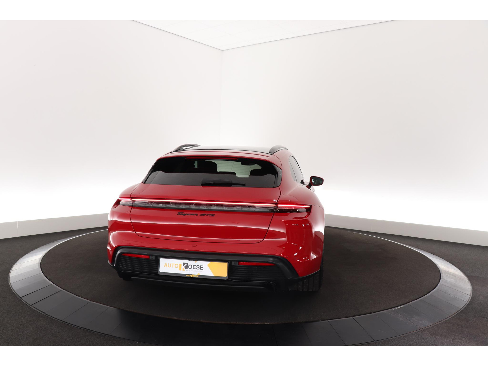 Porsche Taycan Sport Turismo GTS | 93 kWh Accu Plus | Surround View | InnoDrive | Sport Chrono Pakket | Panoramadak