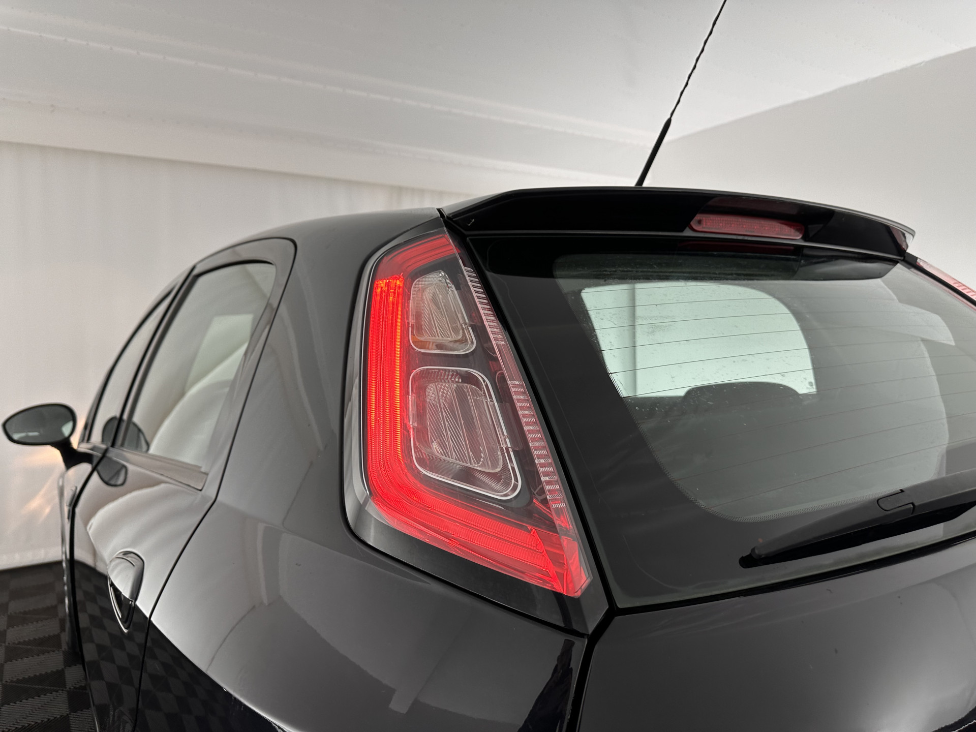 Fiat Punto Evo 1.3 M-Jet Street *AIRCO | CRUISE | COMFORT-SEATS | RADIO-CD/MP3 | 15''ALU*