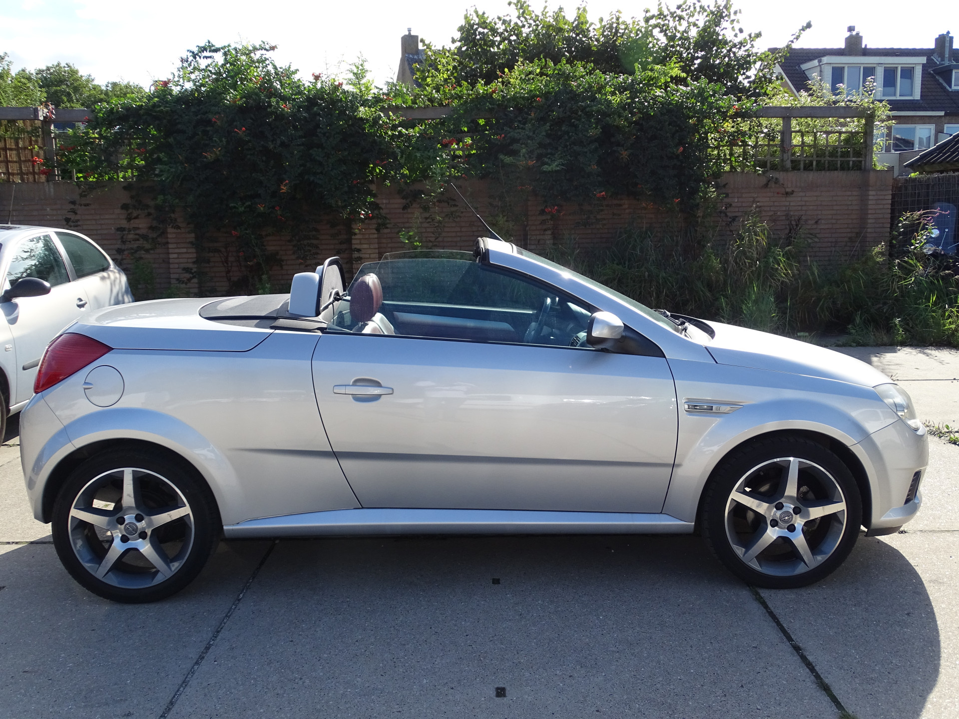 Opel Tigra TwinTop hardtop cabriolet 1.4-16V Temptation