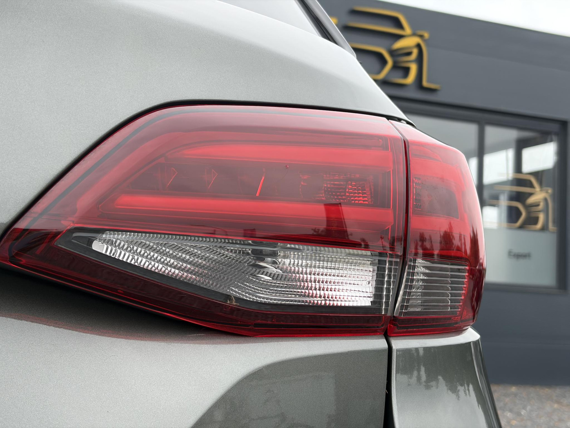 Opel Astra Sports Tourer 1.2 Elegance ✓131pk✓2e Eigenaar✓Camera✓Carplay✓6 Bak✓Stoelverw✓Stuurverw✓Pdc V+A✓Recent beurt gehad✓Clima✓Cruise✓Halfleder✓Keyless✓N.A.P✓Lm velgen✓Rijstrooksensor✓Apk tot 09-2028