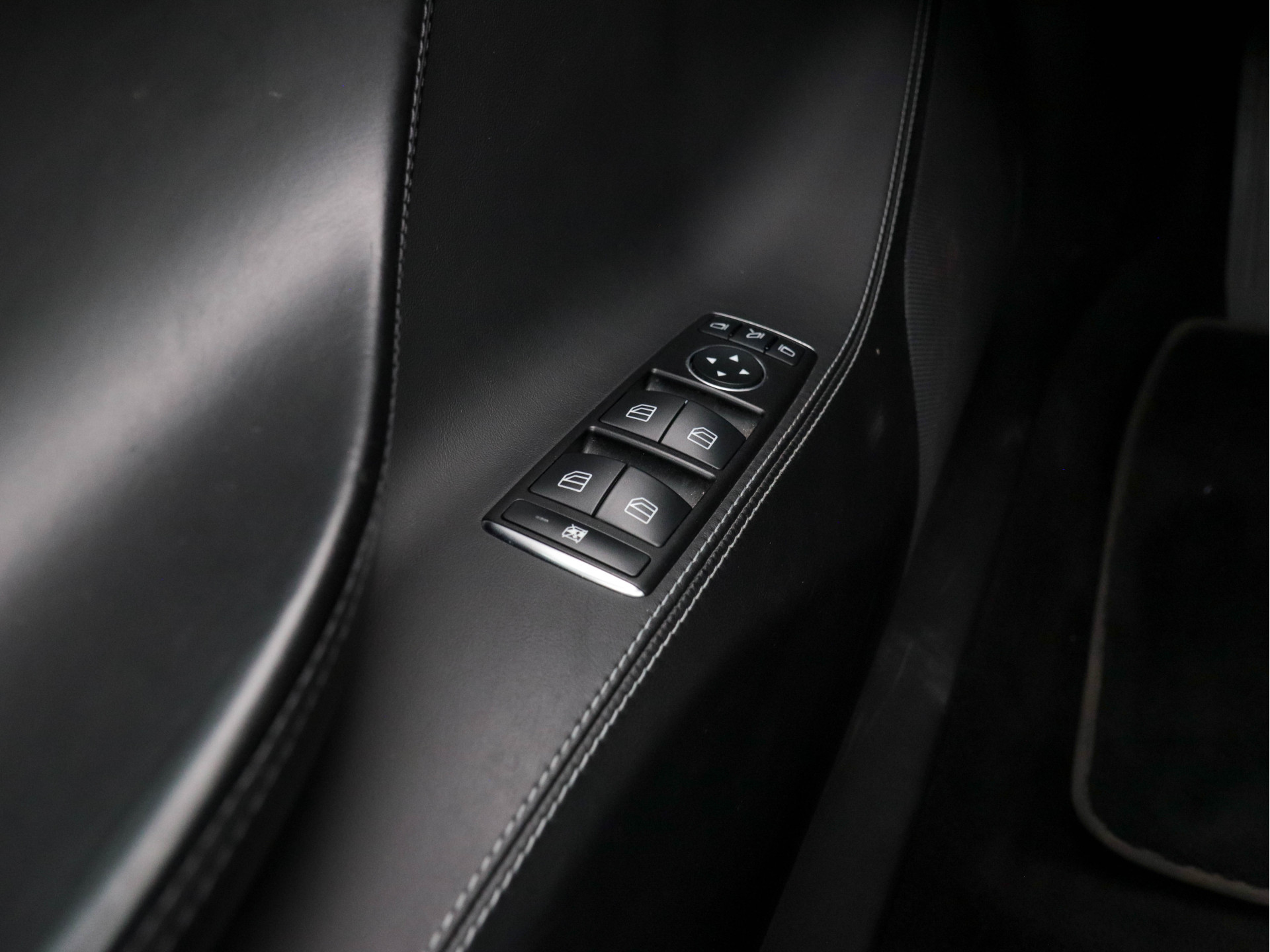 Tesla Model S P85D Performance-Pack AWD [ 3-Fase ] (INCL-BTW) *PANO | NAPPA-FULL-LEATHER | AUTO-PILOT | AIR-SUSPENSION | KEYLESS | CAMERA | FULL-LED | ADAPTIVE-CRUISE |  DIGI-COCKPIT | SPORT-SEATS | 19"ALU*