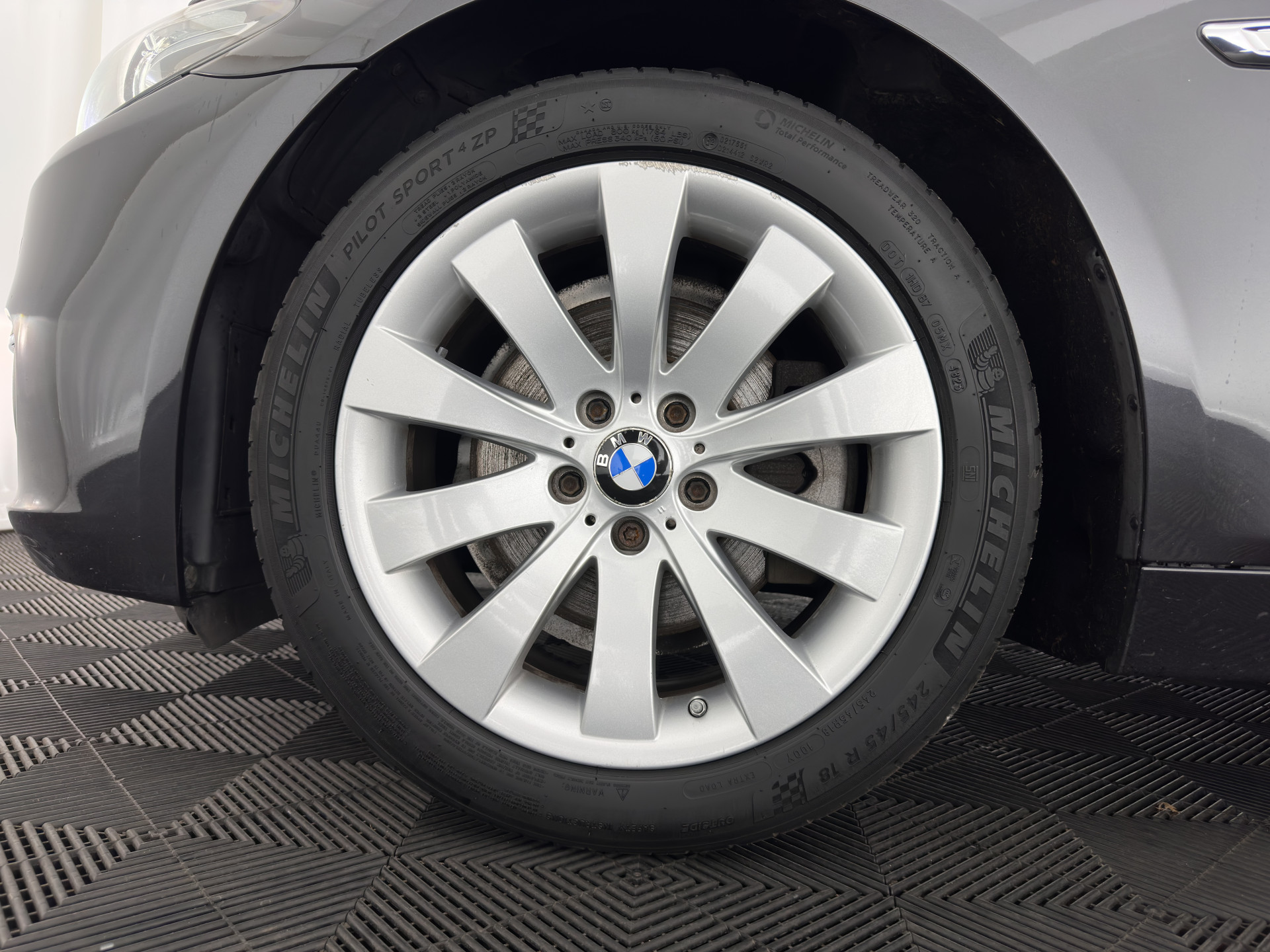 BMW 5-serie 518d Luxury-Line High Executive Aut. *PANO | LUXURY-LEATHER | BI-XENON | NAVI-FULLMAP | HEATED-COMFORTSEATS | HIFI-SOUND | CAMERA | ECC | PDC | CRUISE | 18''ALU*