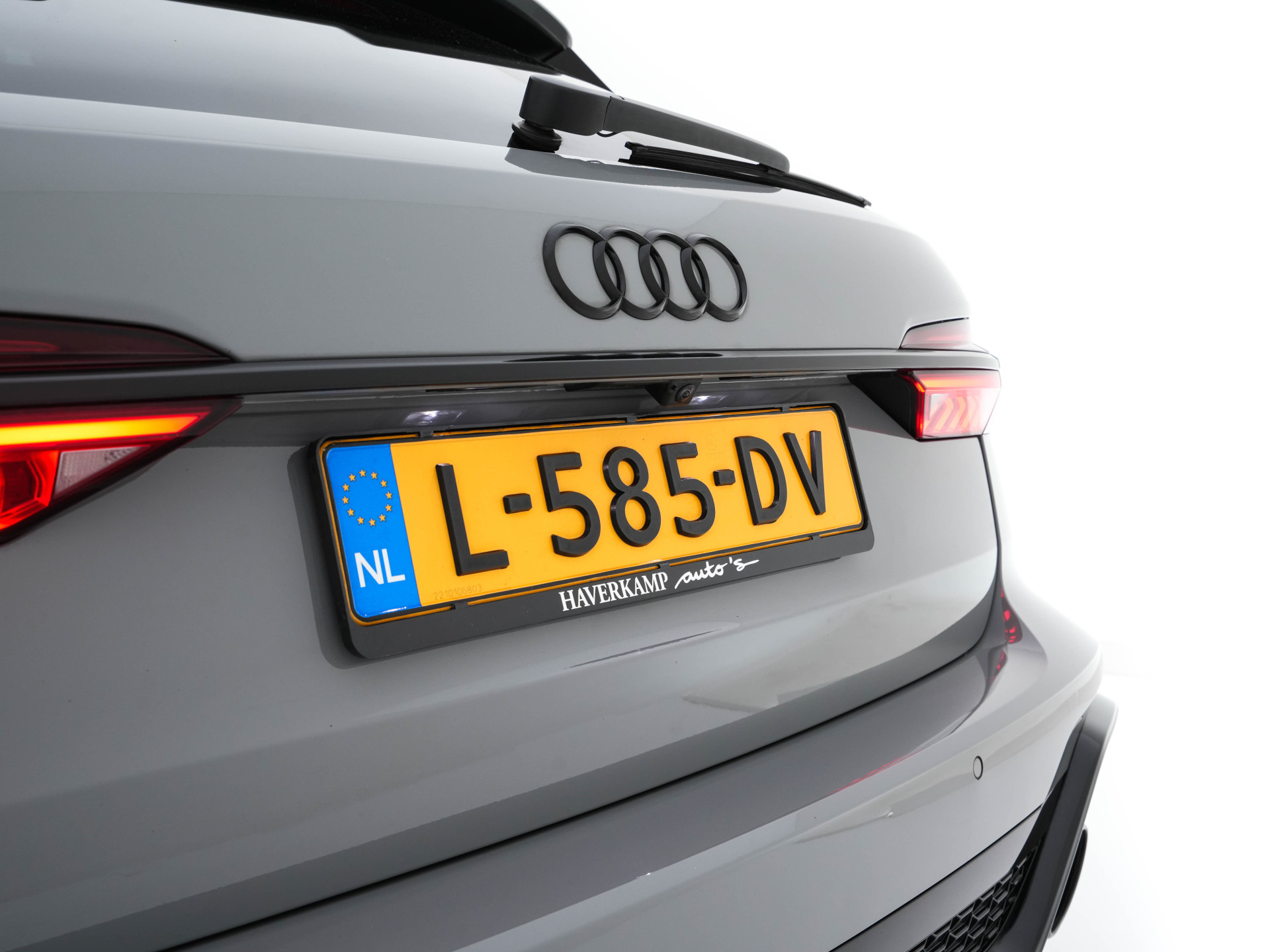 Audi RS6 Avant TFSI Quattro ! FULL-OPTIONS ! (INCL-BTW) Aut. *CERAMIC-BREAKS | VALCONA-LUXURY-LEATHER | HEAD-UP | LASER-LIGHT | BANG&OLUFSEN-ADVANCED | SOFT-CLOSE | ADAPTIVE-CRUISE | BLINDSPOT | TOP-VIEW | MEMORY-PACK | DAB+ | ...