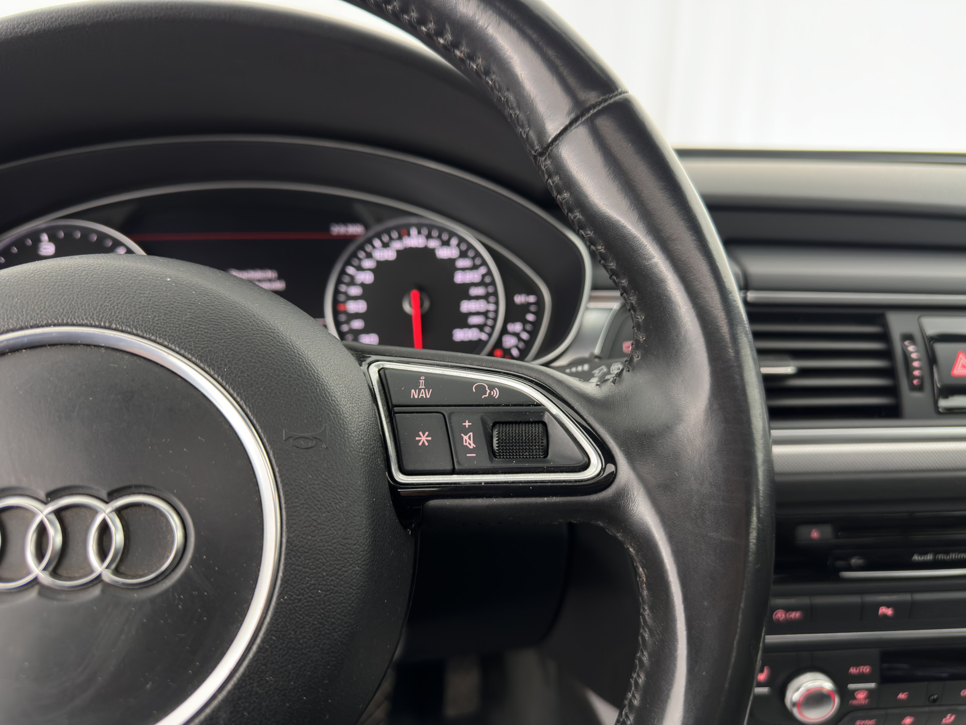 Audi A6 Allroad Quattro 3.0 TDI Aut. *PANO | LEATHER | BI-XENON | BOSE-SURROUND-SYSTEM |  NAVI-FULLMAP | HEATED-COMFORTSEATS | ECC | AIRSUSPENSION | PDC | CRUISE | 18''ALU*