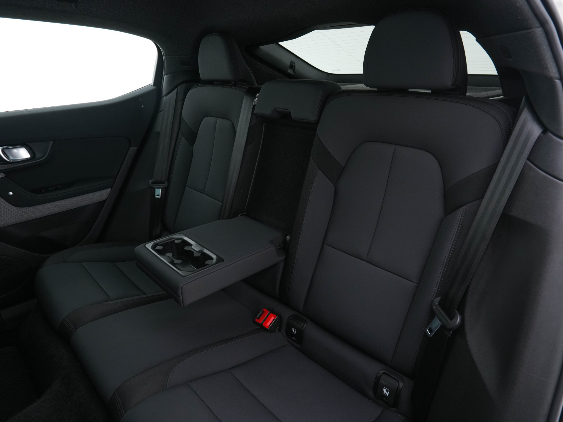 Polestar 2 Long Range Dual Motor Launch Edition 78kWh [ 3-Fase ] {SOH-93%} (INCL-BTW) *PANO | HARMAN/KARDON-AUDIO | FULL-LED | TOPVIEW | BLINDSPOT |  KEYLESS | MEMORY-PACK | ADAPTIVE CRUISE | CARPLAY | HEATED-SPORTSEATS | DIGI-COCKPIT | 20"ALU*