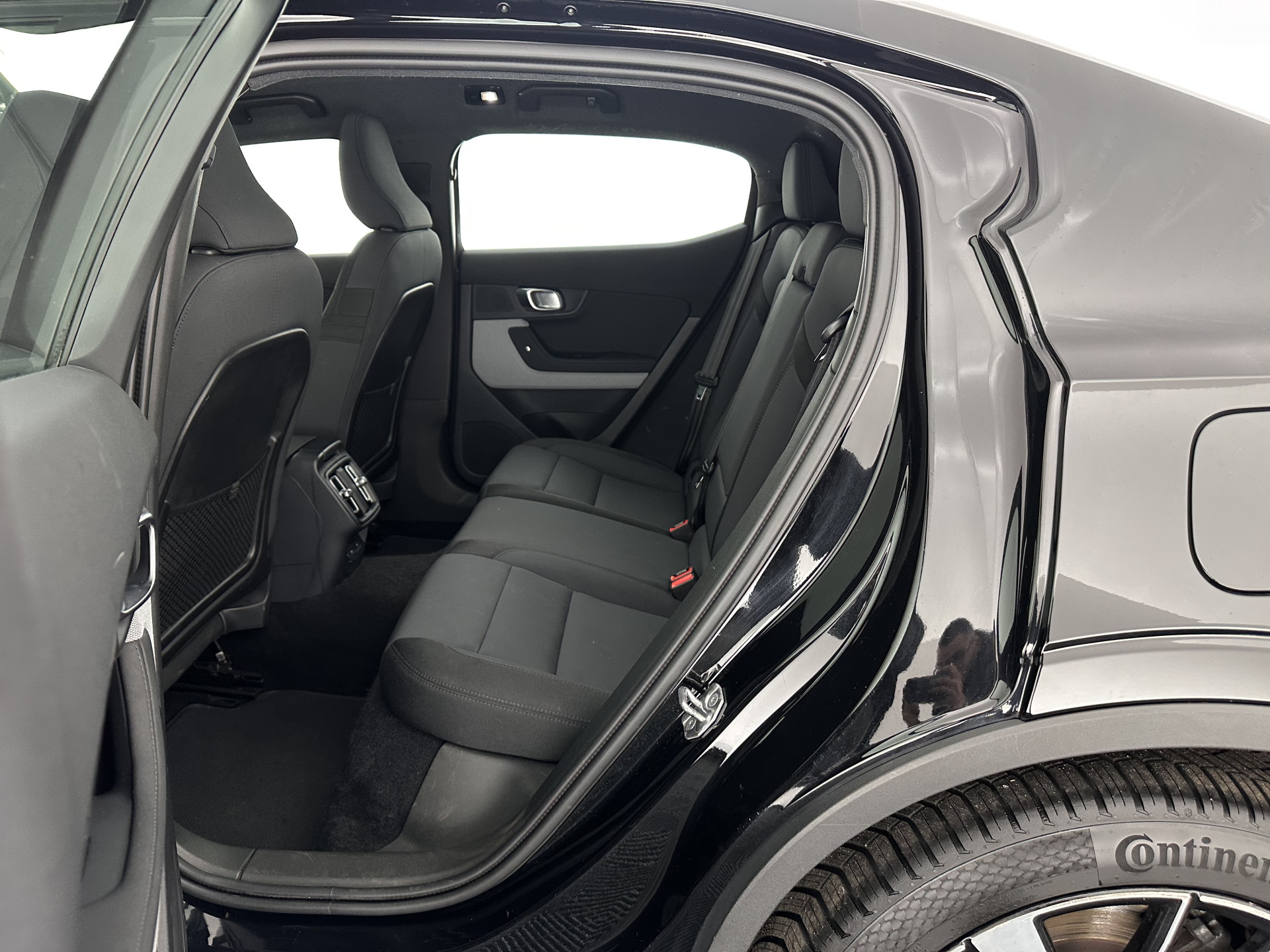 Polestar 2 Long Range Dual Motor Launch Edition 78kWh (3-Fase-11kW) {SOH-88%} Aut.*PANO | NAVI-FULLMAP | FULL-LED | ADAPTIVE-CRUISE | BLINDSPOT | TOPVIEW | KEYLESS | LANE-ASSIST | DIGI-COCKPIT | CARPLAY | DAB+ | HEATED-SPORTSEATS | CAMERA | MEMORY-PACK |