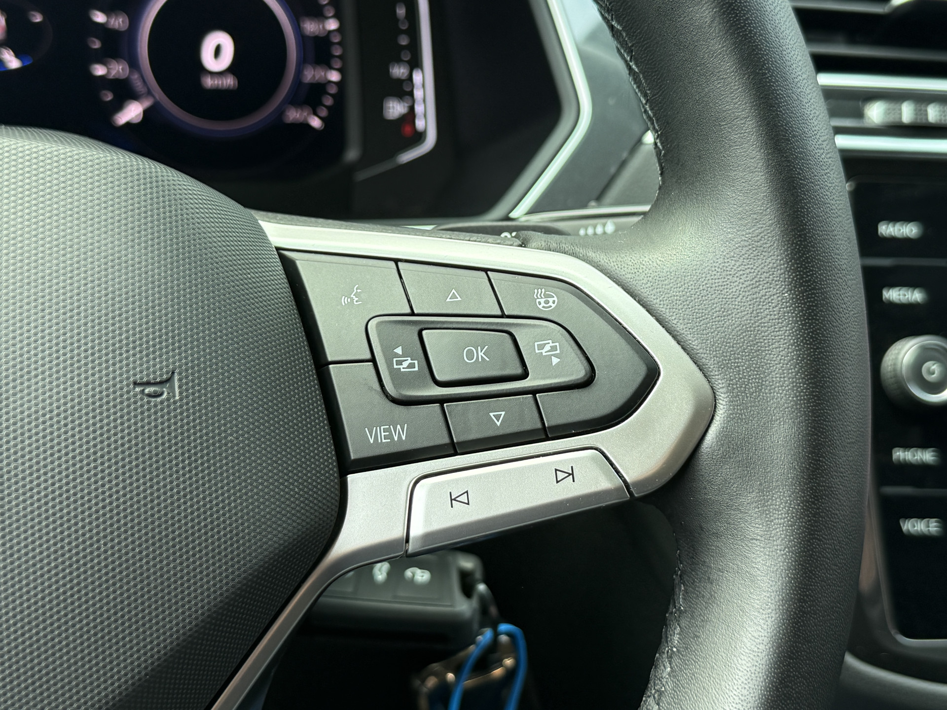 Volkswagen Tiguan 1.4 TSI eHybrid R-Line Business+ | Camera | Stoelverwarming | Dodehoeksensoren