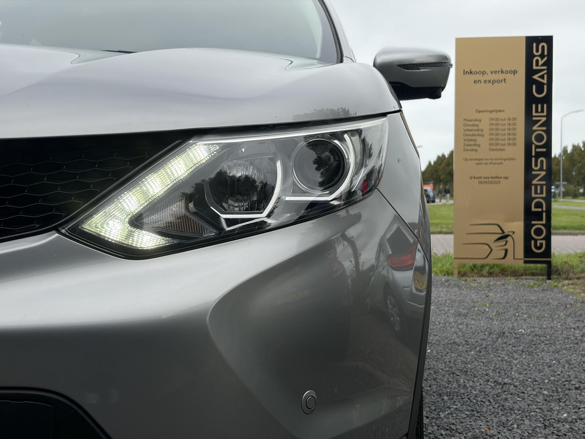 Nissan Qashqai 1.2 N-Connecta ✓Net beurt gehad✓360° Camera✓Navi✓Trekhaak✓Pano✓Pdc V+A✓Keyless✓18'Lm velgen✓Clima✓Cruise✓Rijstrooksensor✓116pk✓6 Bak✓N.A.P✓Apk tot 10-2027