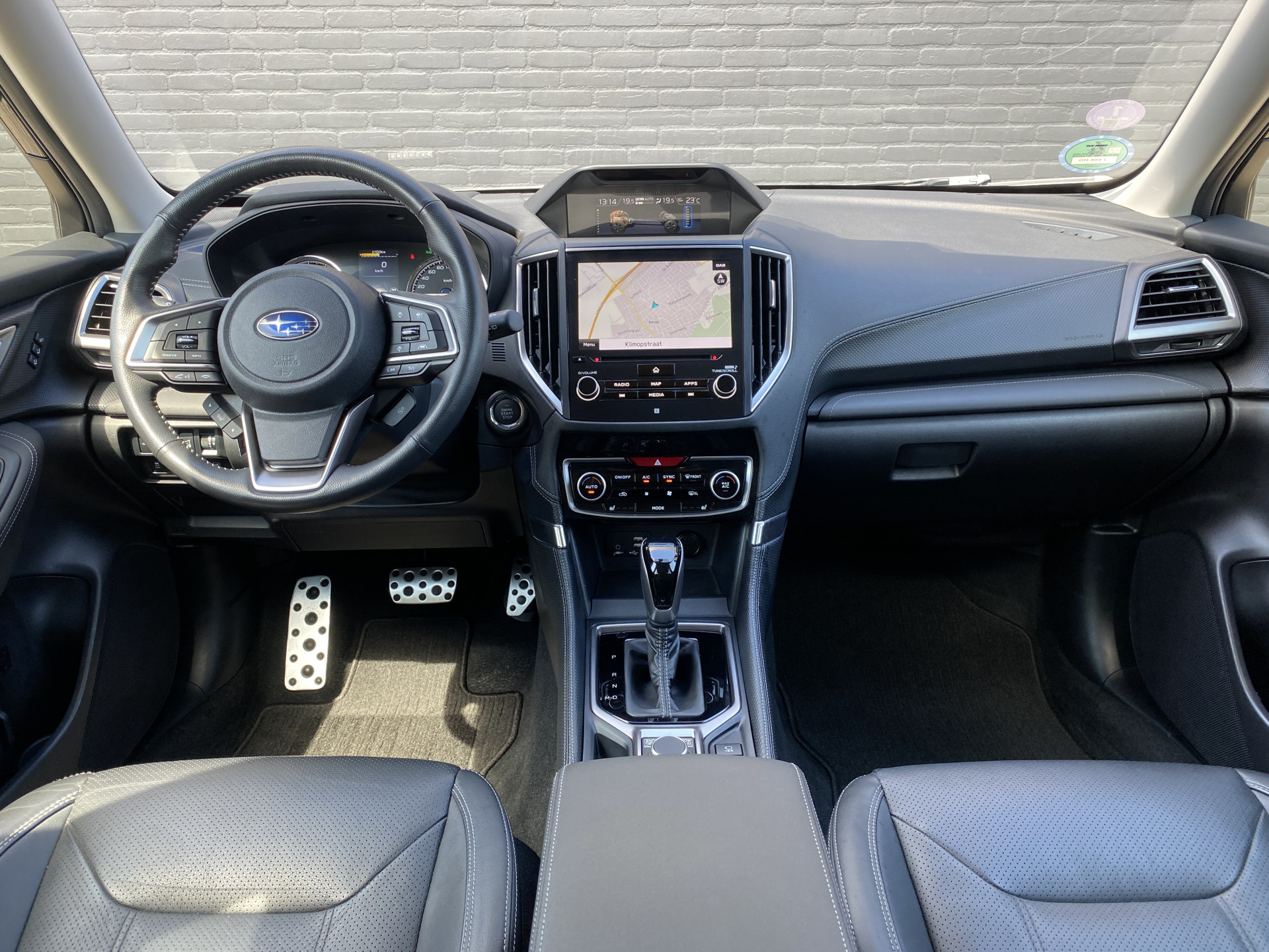 Subaru Forester 2.0i e-BOXER Luxury AUT. | dealer onderh. | leder interieur | trekhaak | adapt. cruise | carplay | memory seat