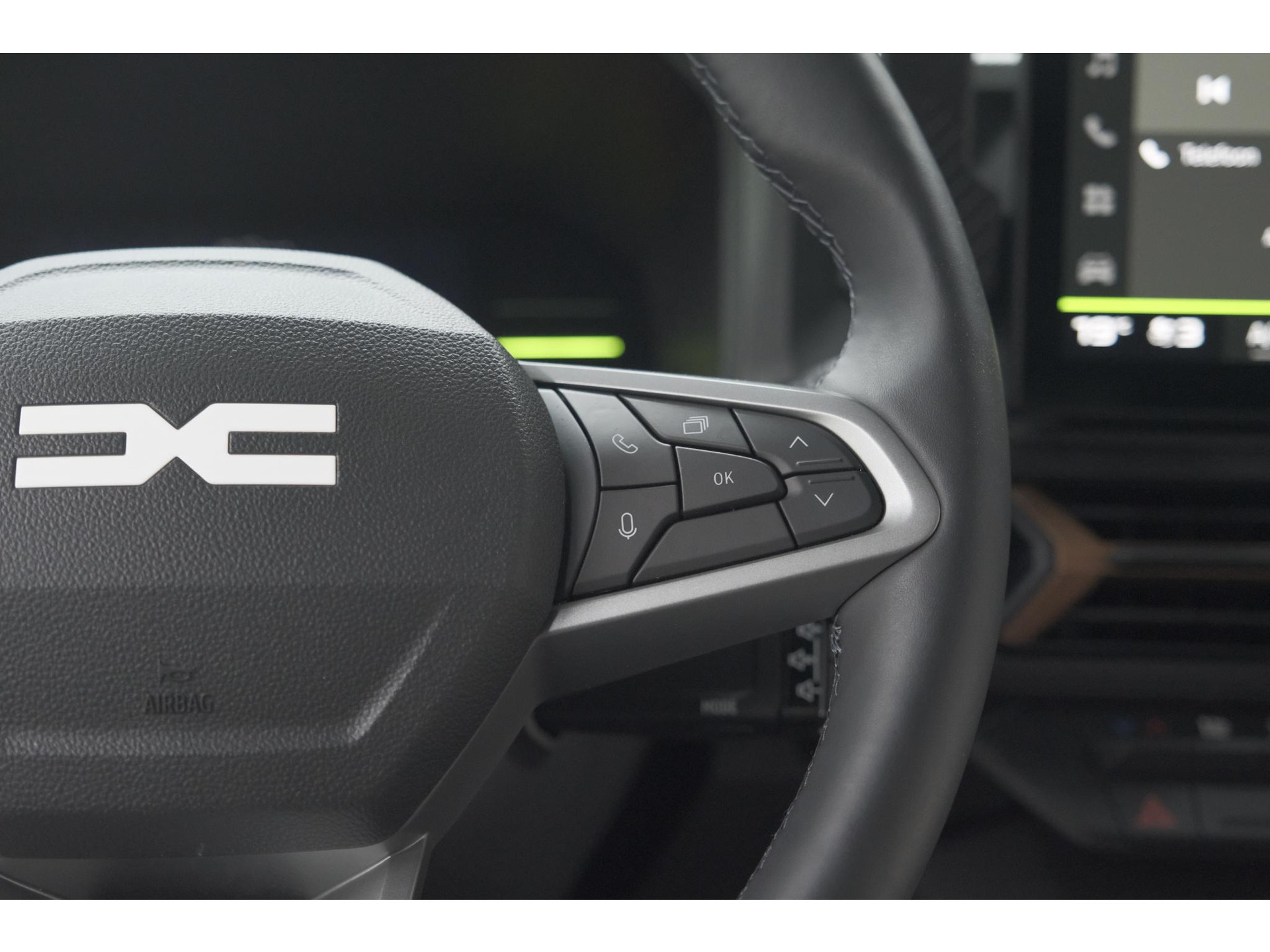 Dacia Duster Mild Hybrid 130 Extreme | Camera | Apple Carplay | Parkeersensoren | Stuurwielverwarming