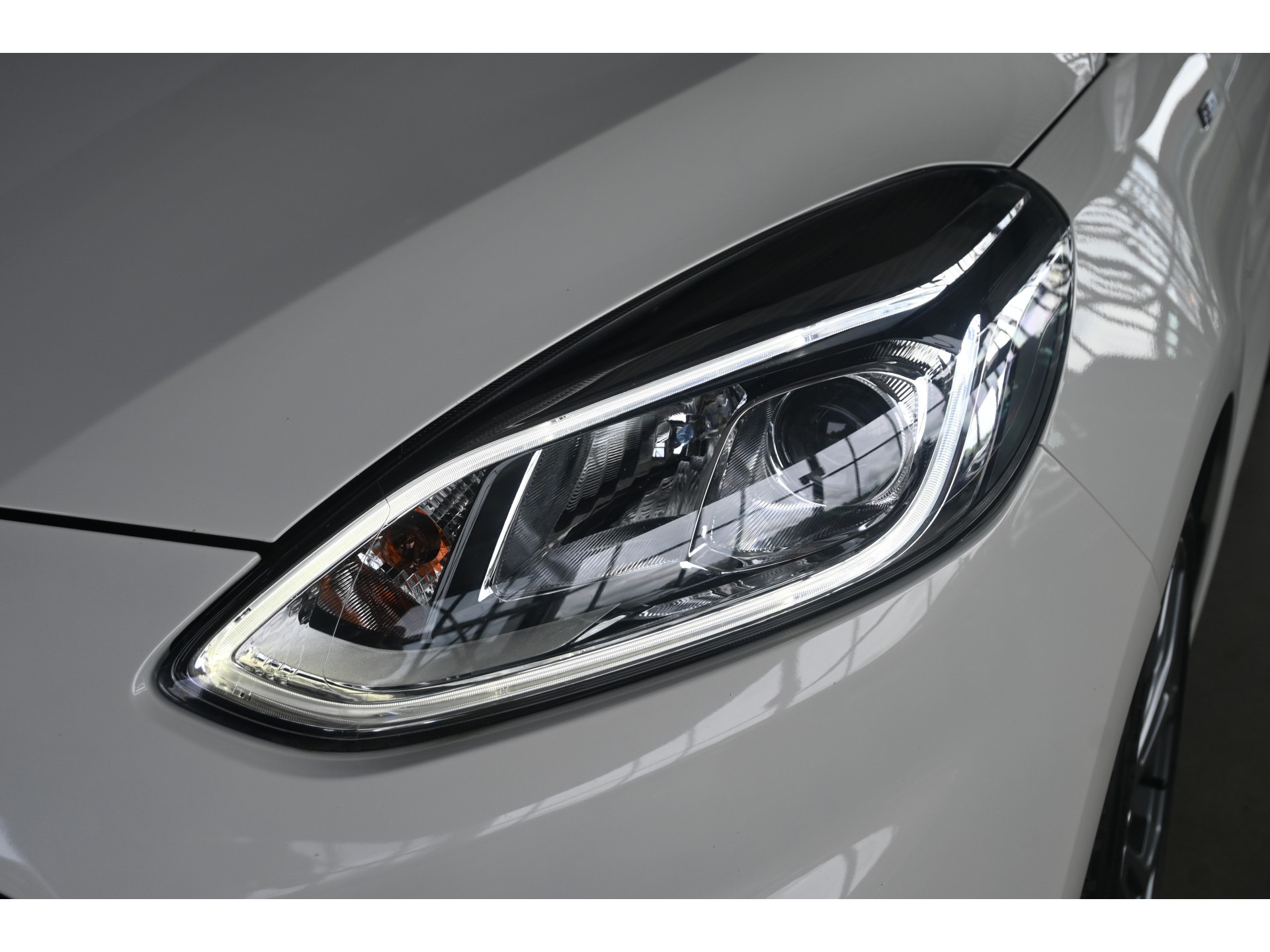 Ford Fiesta 1.0 EcoBoost ST-Line Navigatie Stuur/Stoelverwarming LED Carplay Rijklaarprijs! Inruil Mogelijk!