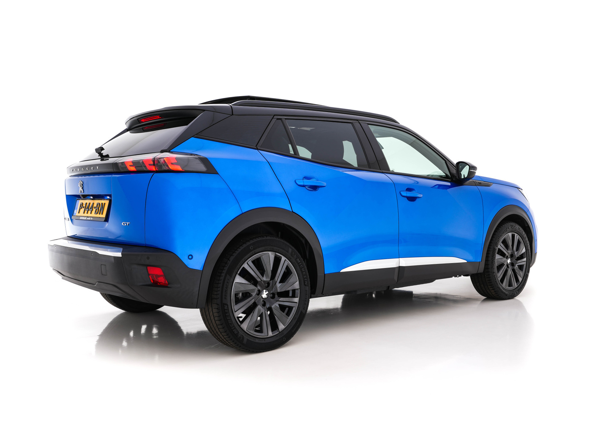 Peugeot e-2008 EV GT 50 kWh {SOH-91%} (INCL-BTW) Aut. *PANO | ADAPT.CRUISE | DIGI-COCKPIT | FULL-LED | BLIS | KEYLESS | MICROFIBRE-LEATHER | CAMERA | CARPLAY | CCS-FASTLOADER | DAB+ | NAVI-FULLMAP | ECC | PDC | SPORT-SEATS | ...