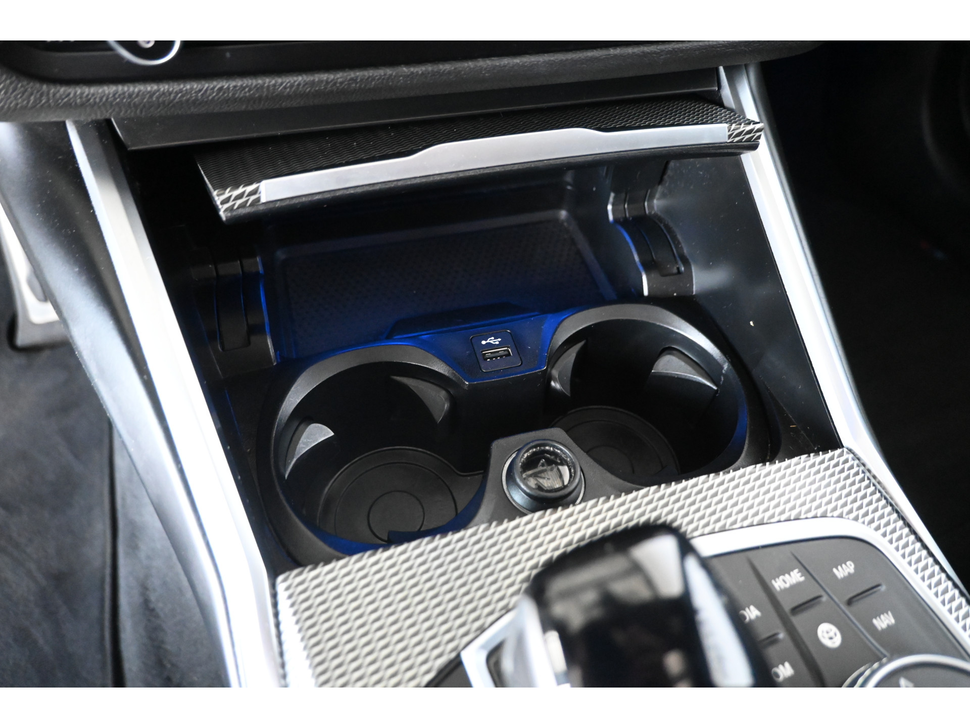 BMW 3-serie Touring 320i Automaat Business Edition Plus M-Pakket Navigatie LED Panoramadak Goed Onderhouden! Inruil Mogelijk!