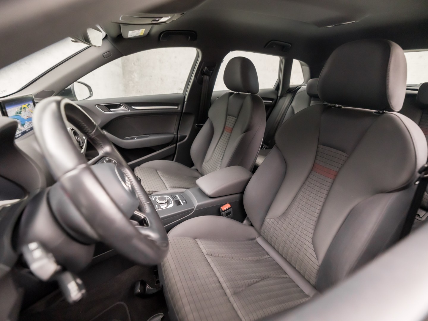Audi A3 Sportback 1.0 TFSI Sport (APPLE CARPLAY, GROOT NAVI, CLIMATE, DYNAMISCHE KNIPPERLICHTEN, SPORTSTOELEN, CRUISE, PARKEERSENSOREN, NIEUWE APK, NIEUWSTAAT)