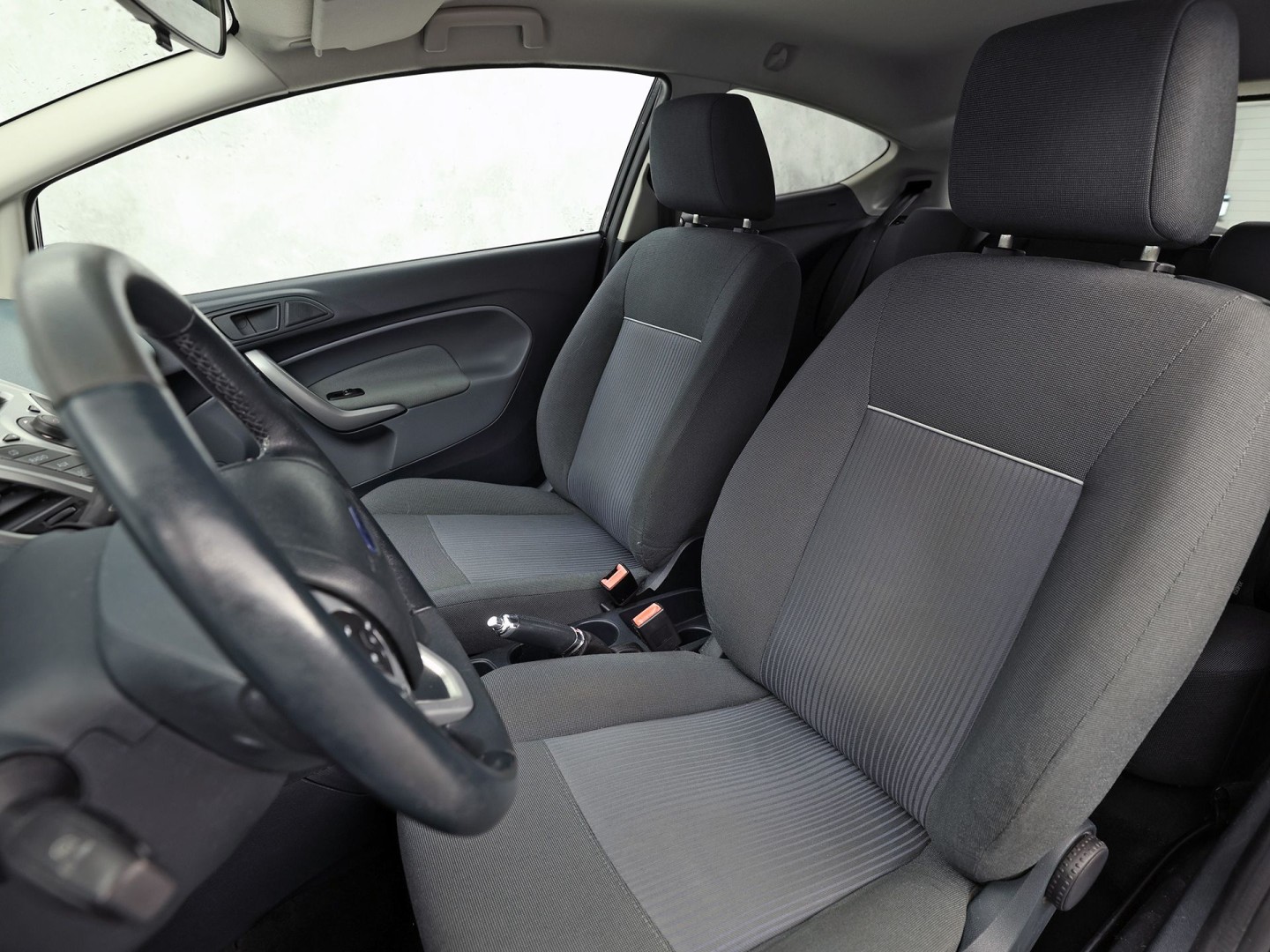 Ford Fiesta 1.25 S-Edition (AIRCO, LM VELGEN, ELEK RAMEN, GETINT GLAS, SPORTSTOELEN, MULTIFUNCTIONEEL STUURWIEL, NIEUWSTAAT)