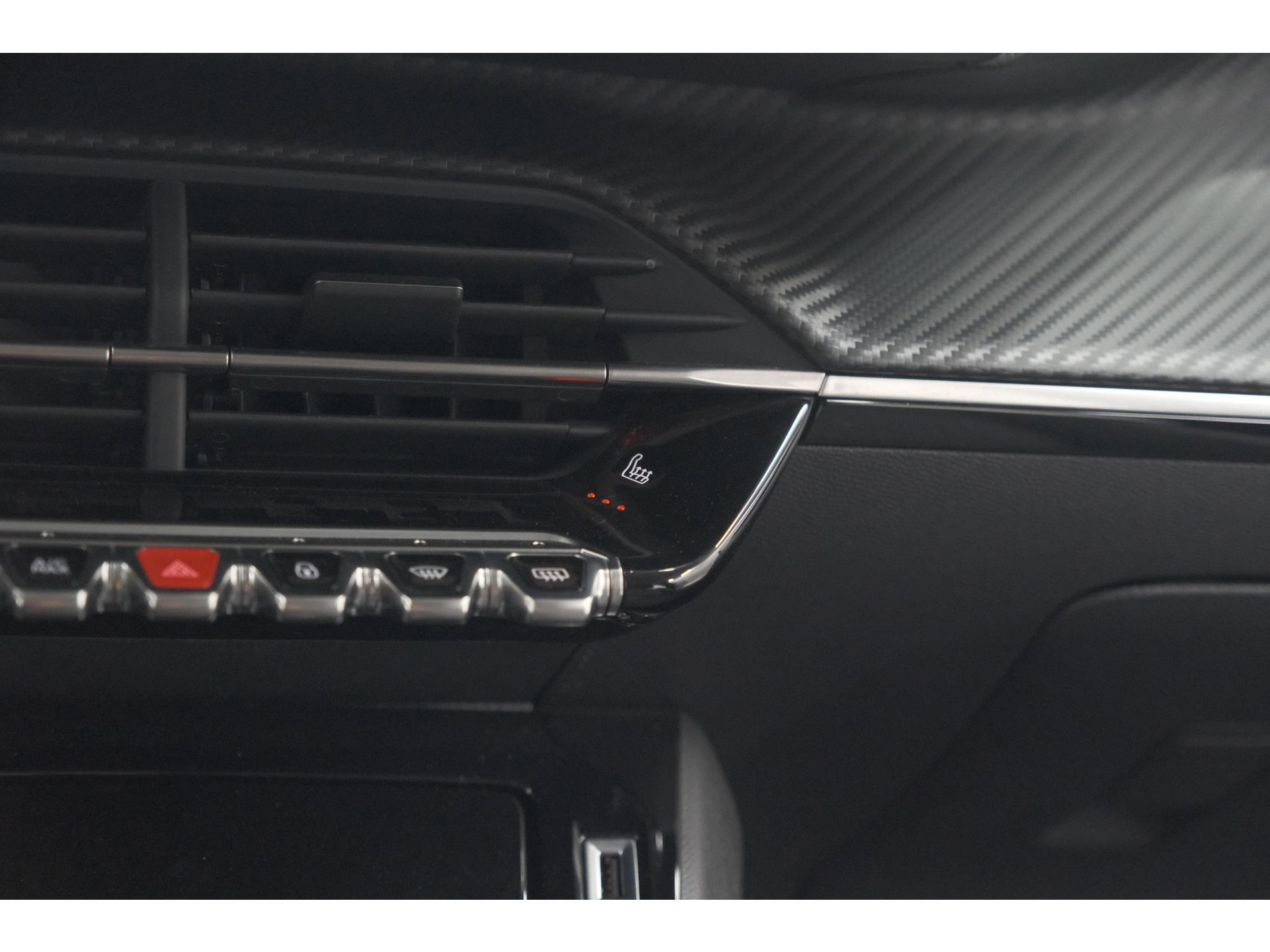 Peugeot 208 PureTech 100 Allure | Stoelverwarming | Adaptieve Cruise Control | Camera | Apple Carplay