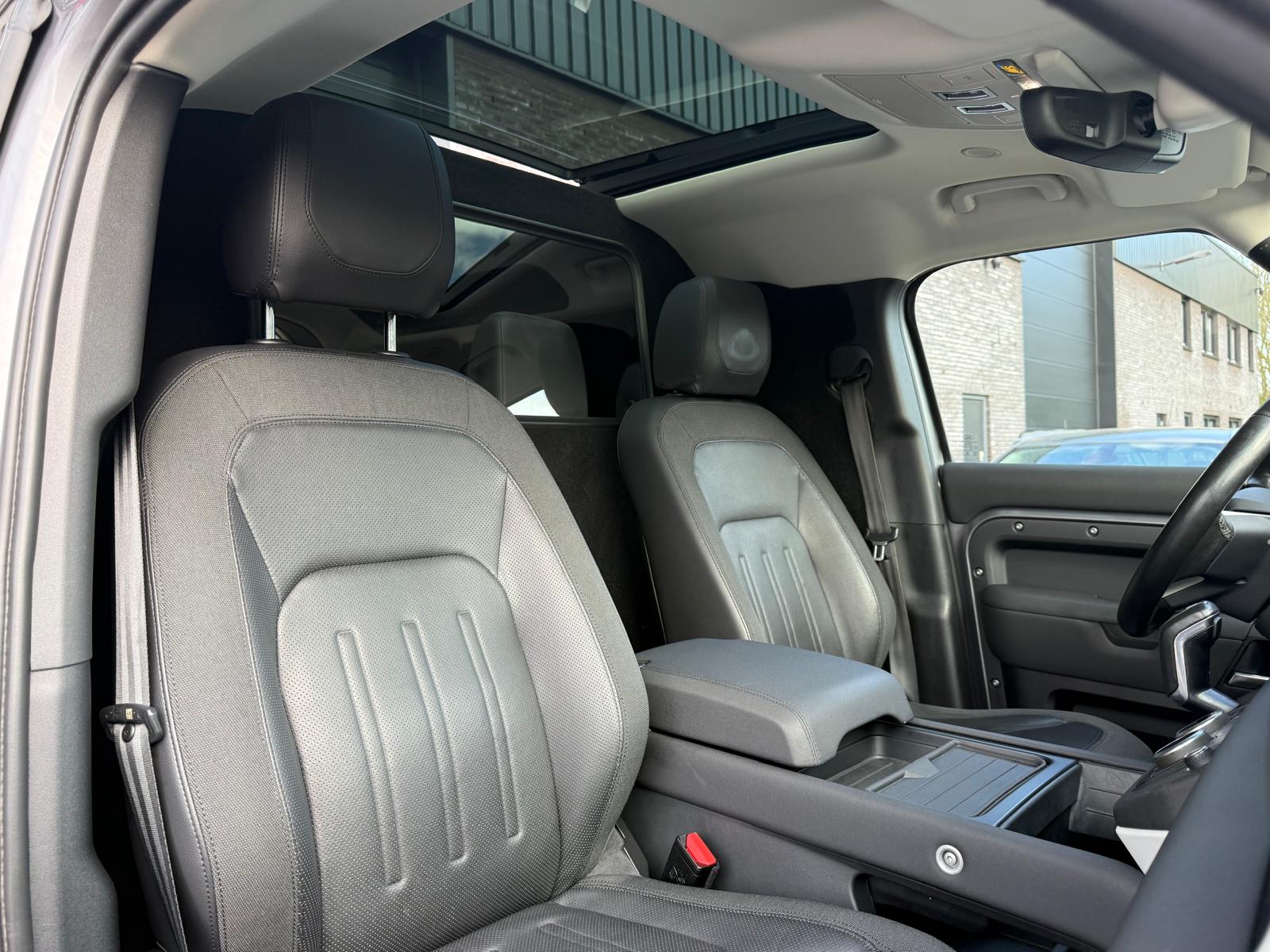 Land Rover Defender 2.0 D240 110 S | 3/6/12MND GARANTIE | GRIJSKENTEKEN| PANO | CRUISE | LED | CARPLAY | DAB | NAVI | LMV |