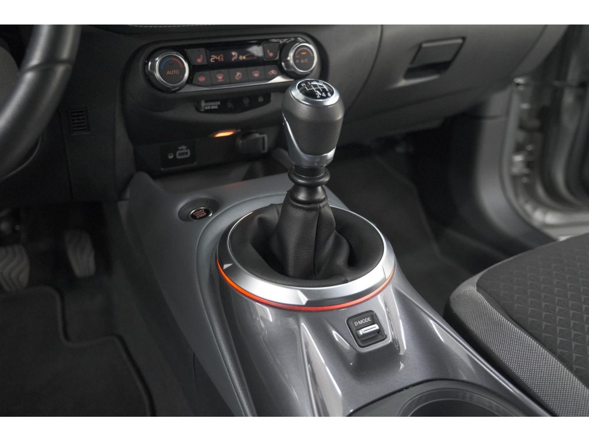 Nissan Juke 1.0 DIG-T Premiere Edition | Trekhaak | Camera | Apple Carplay | Parkeersensoren