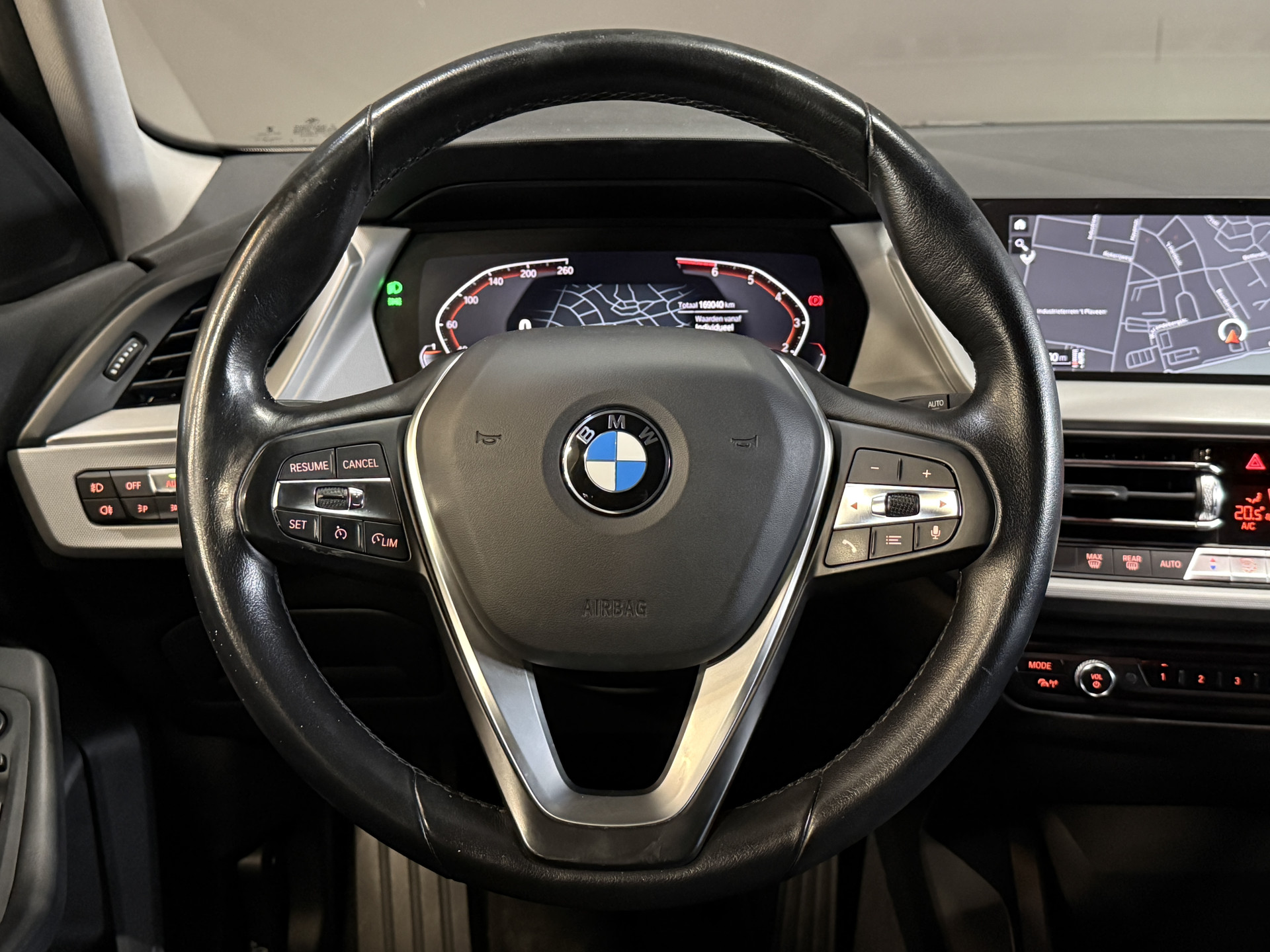 BMW 1-serie 116i Business Edition | Zwarte grill | Apple Carplay | DAB+ | PDC V+A