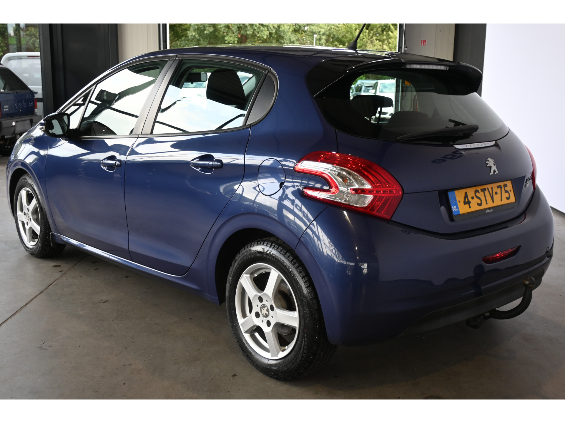 Peugeot 208 1.6 e-HDi Active Clima Cruise control Trekhaak Navigatie Lichtmetaal 100% Onderhouden Inruil Mogelijk!